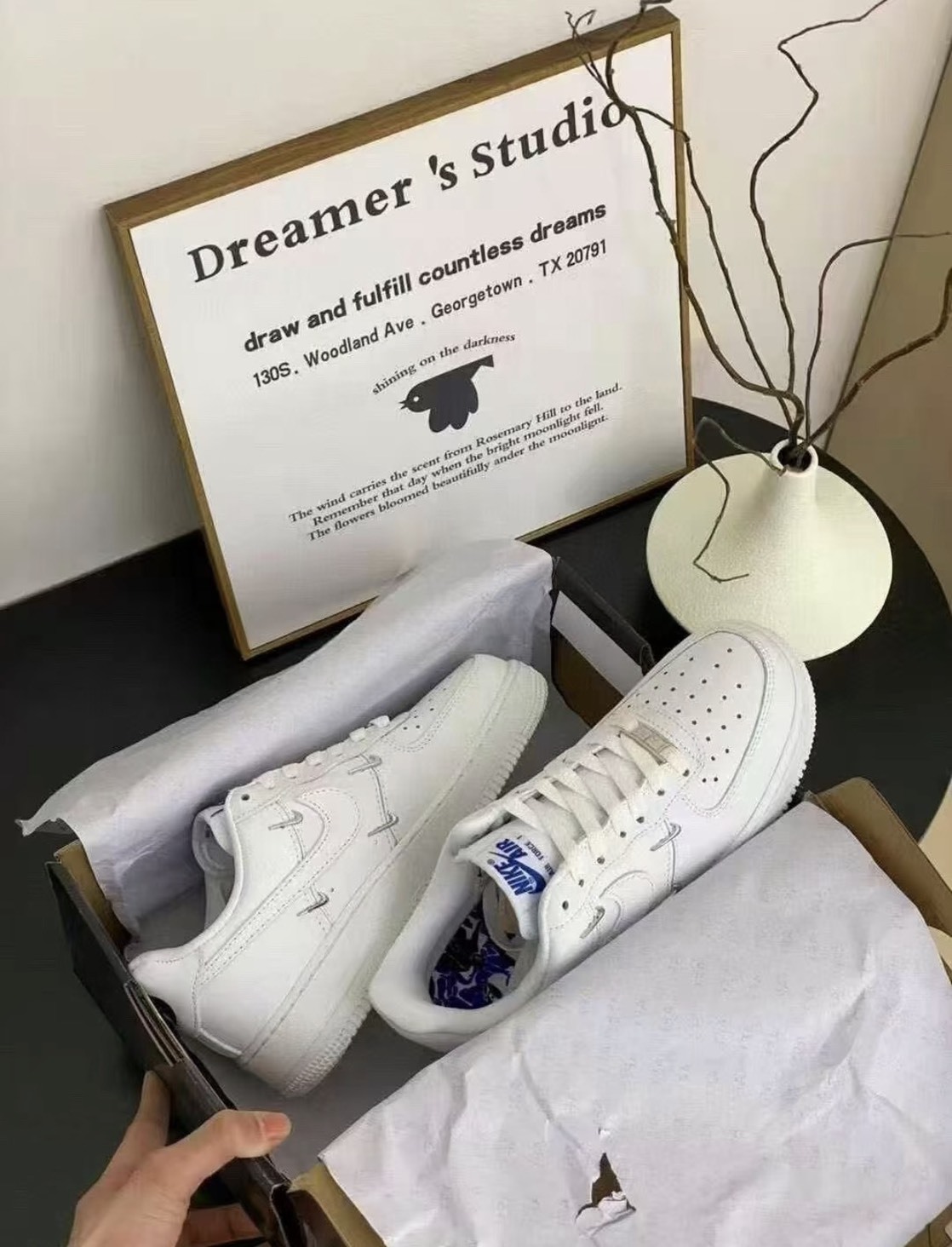 <全網斷貨😳>NIKE AIR FORCE 1 泫雅同款✨ 全白 經典小銀鉤