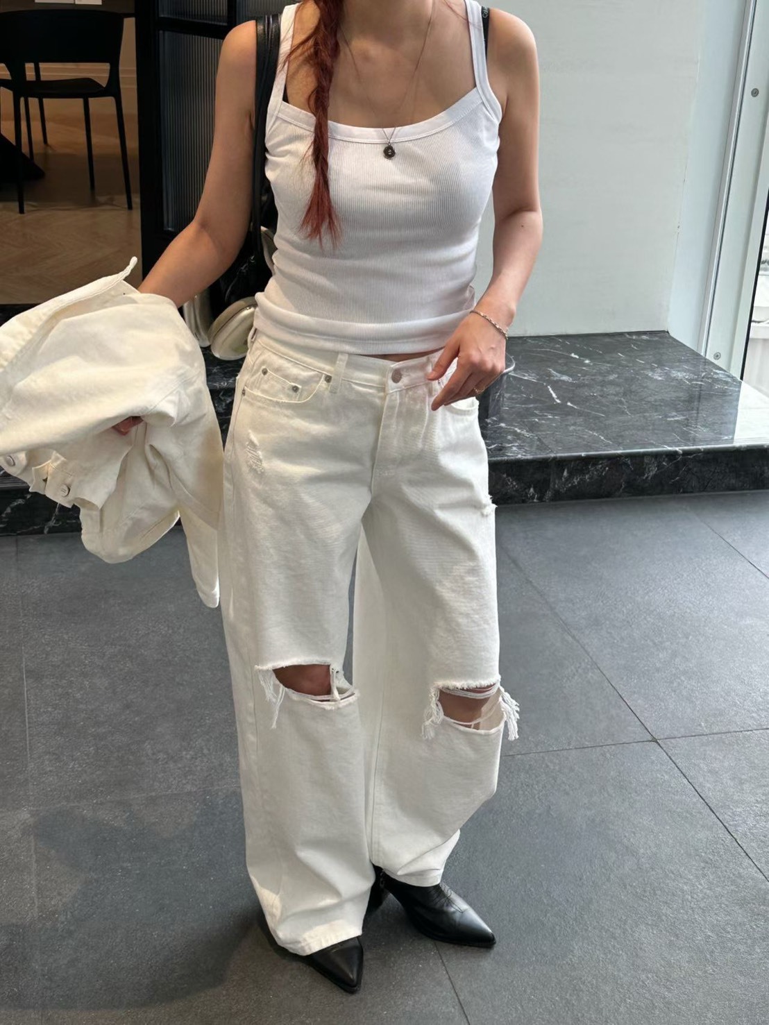 白色破洞牛仔長褲