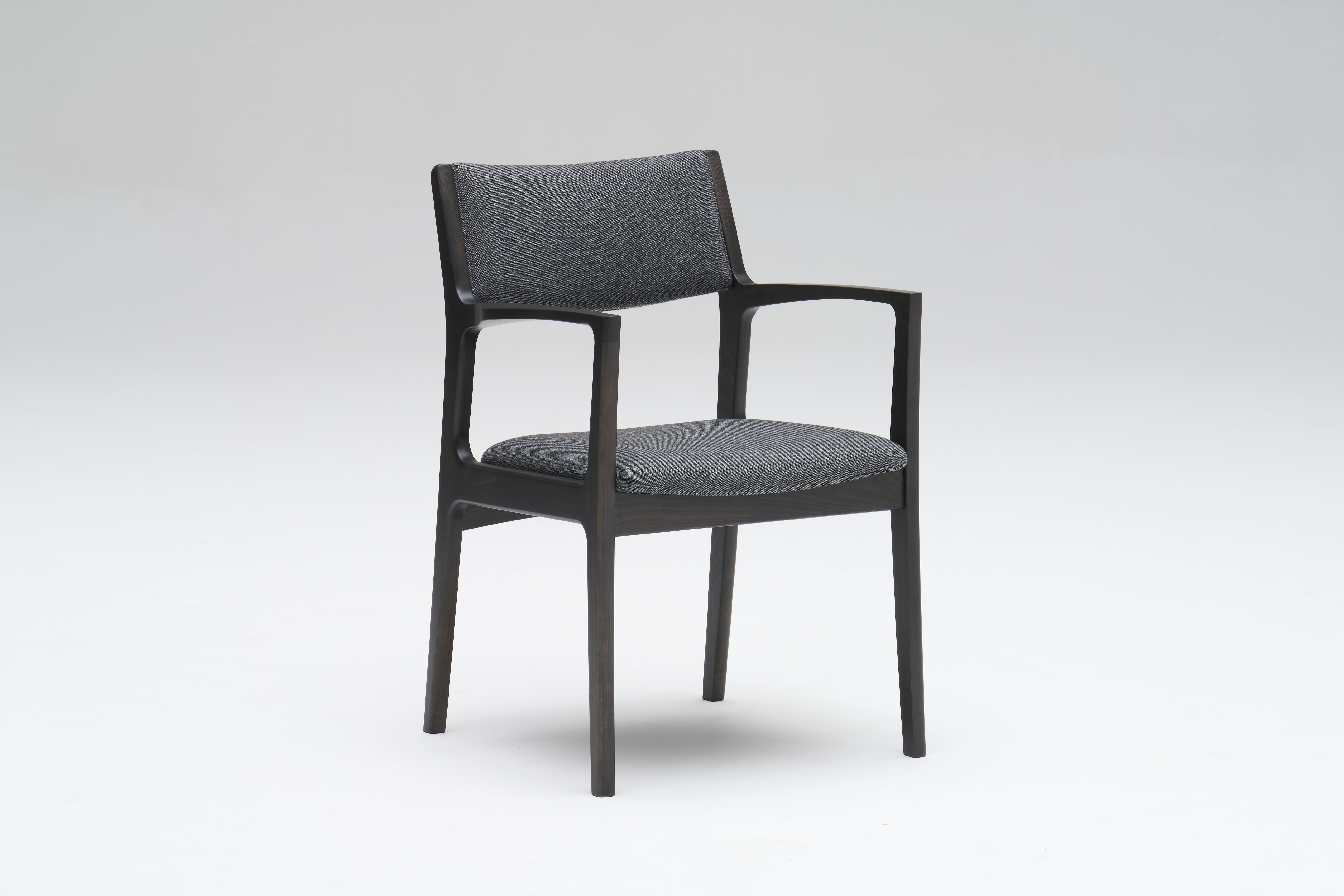 Dining Chair 燻黑色扶手餐椅