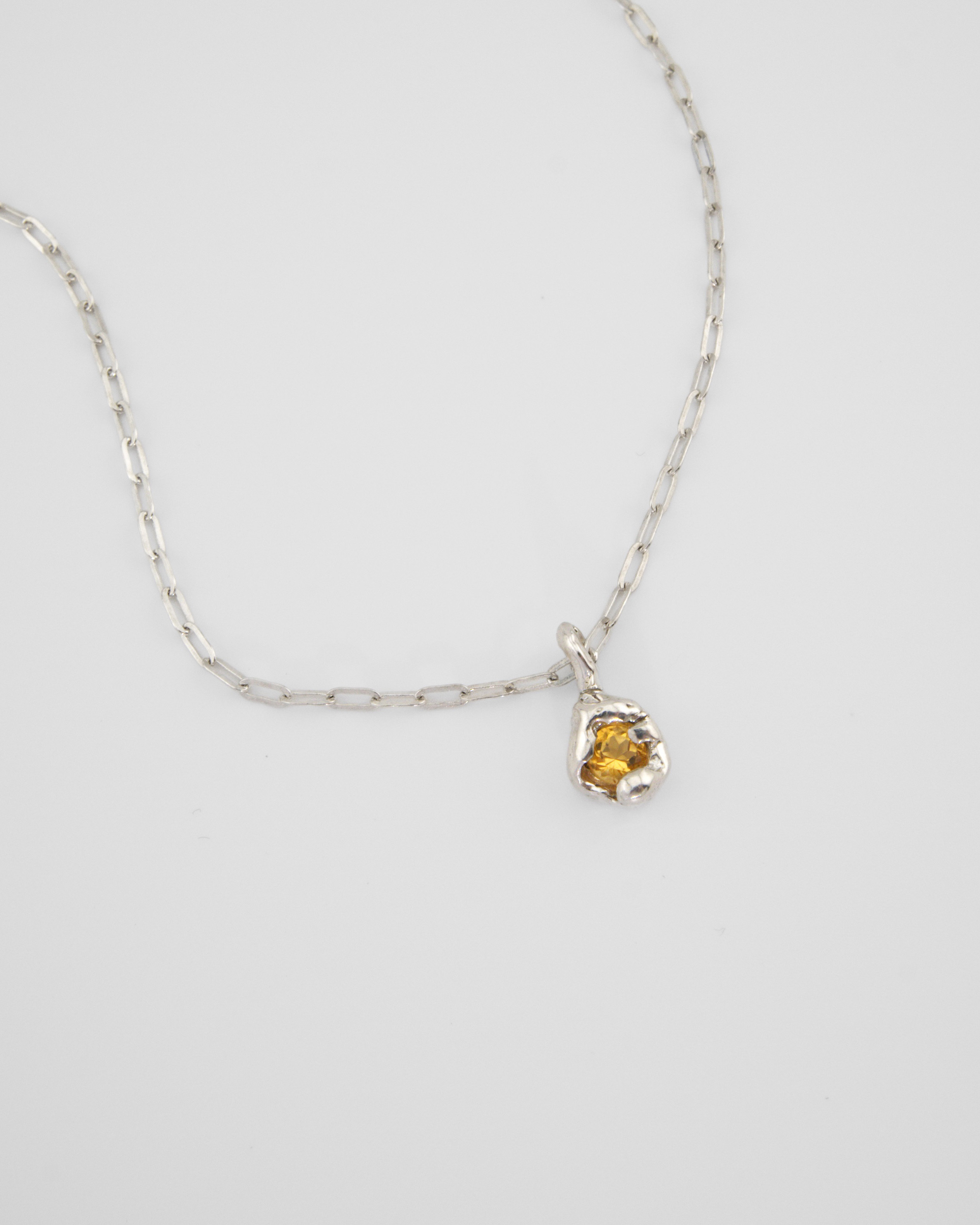 livvvvil  汨 11 Necklace (黃水晶)