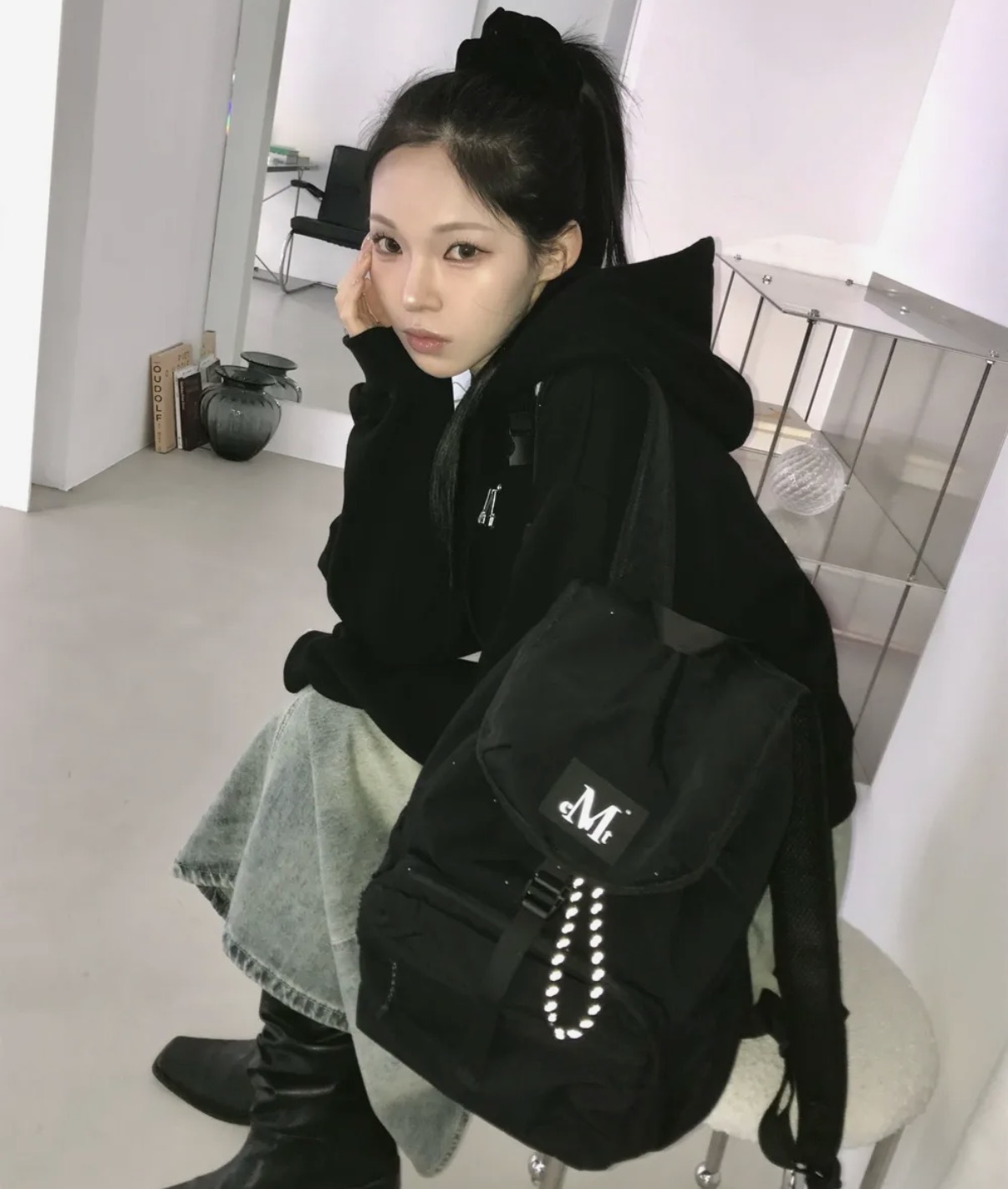 韓國🇰🇷連線 MUCENT 抽繩小Logo後揹包 多夾層 黑色 (任買兩件7-11免運)/預購