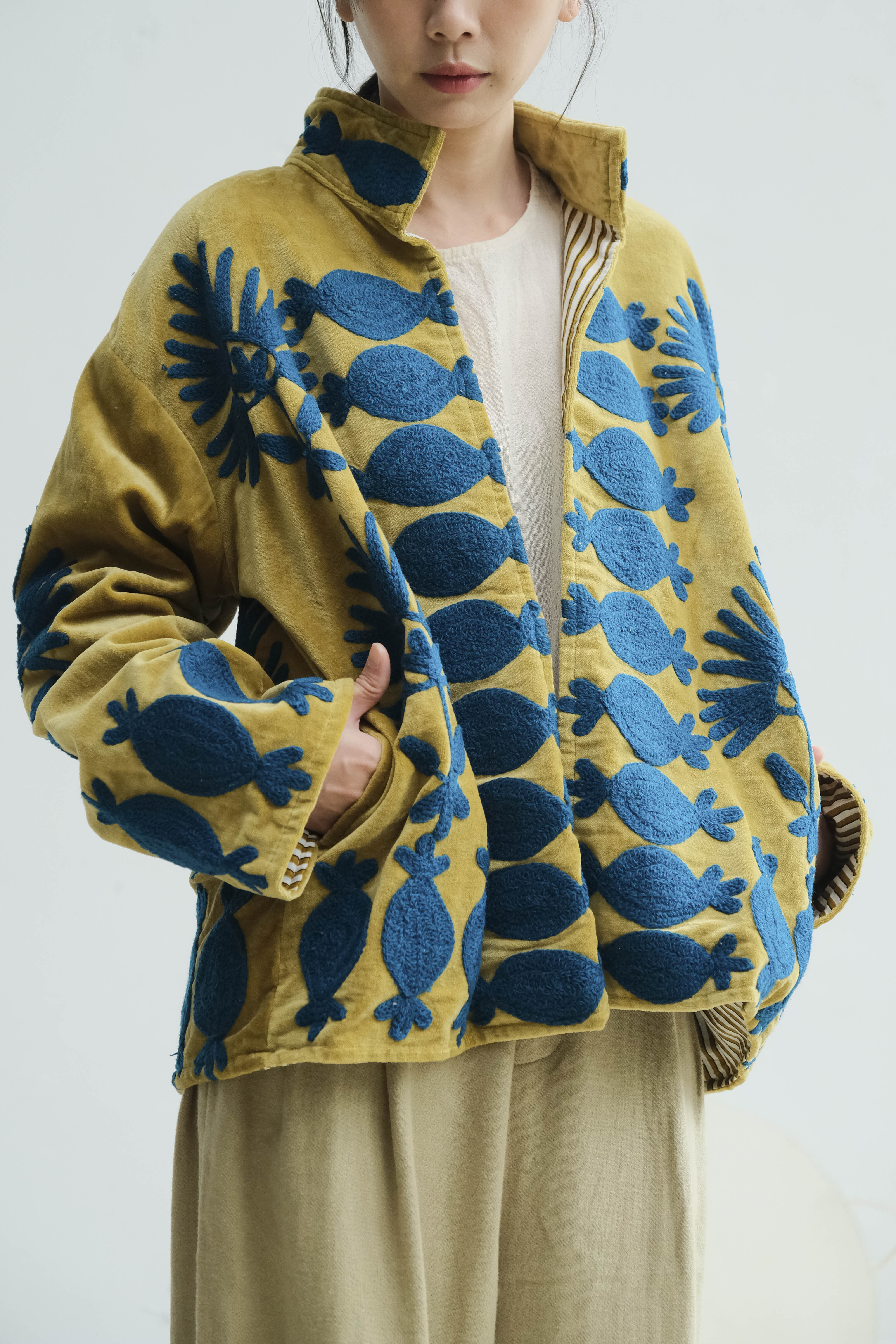 蘇札尼刺繡短外套 芥綠石榴