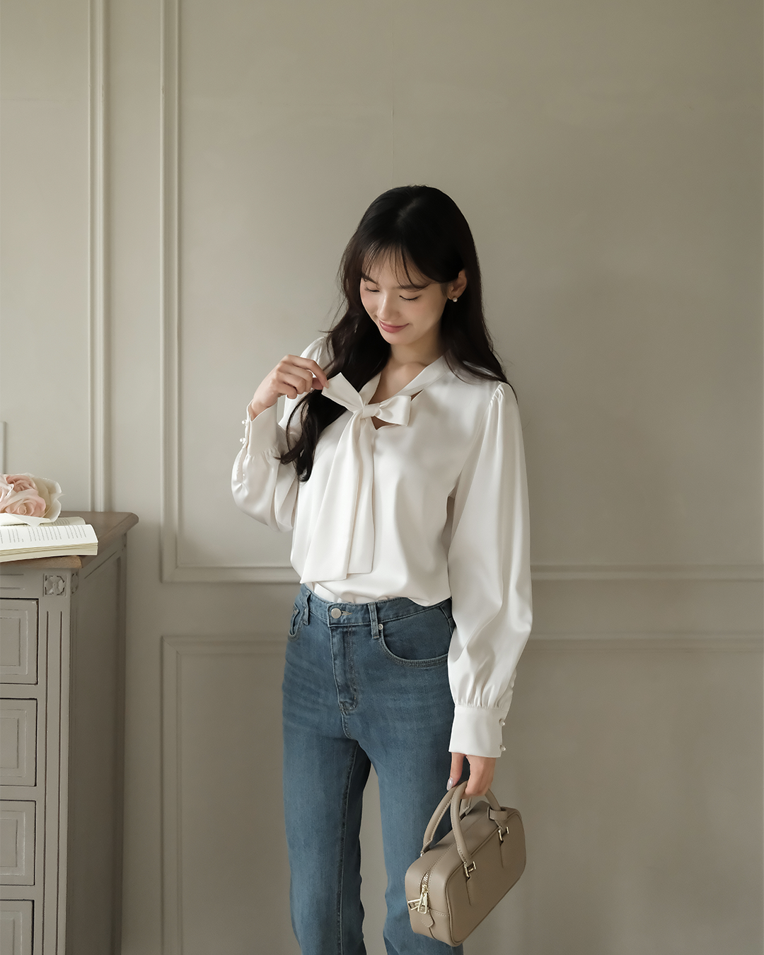 🚀當日出貨  Mood made │溫柔珍珠釦綁帶絲質上衣 ( 1 colors)