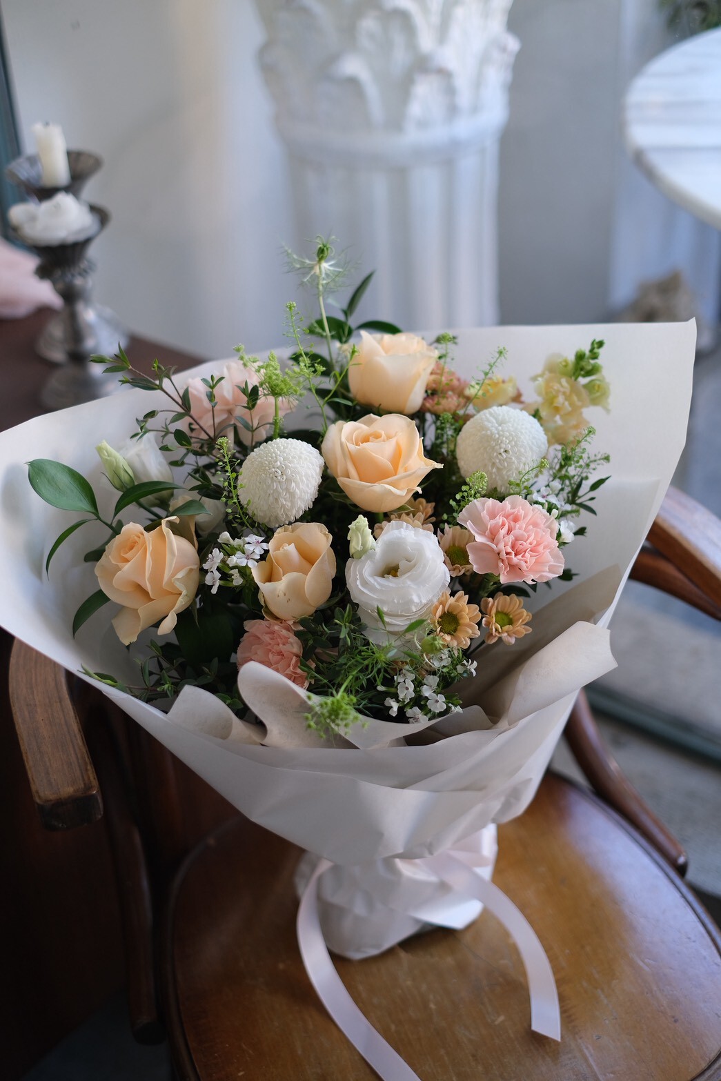 隨心所欲｜香檳白色系花束　　　[從輕捧到滿懷都是同樣的心意]