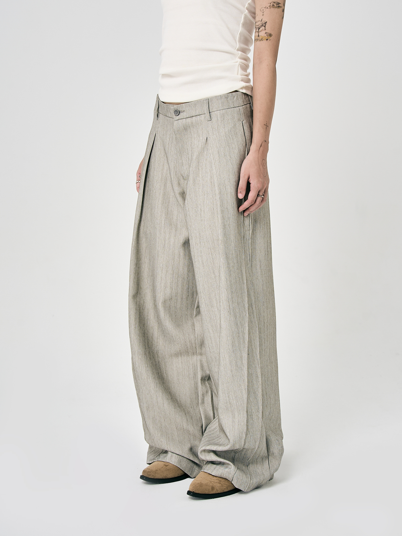 垂墜雙摺寬版西裝褲-米