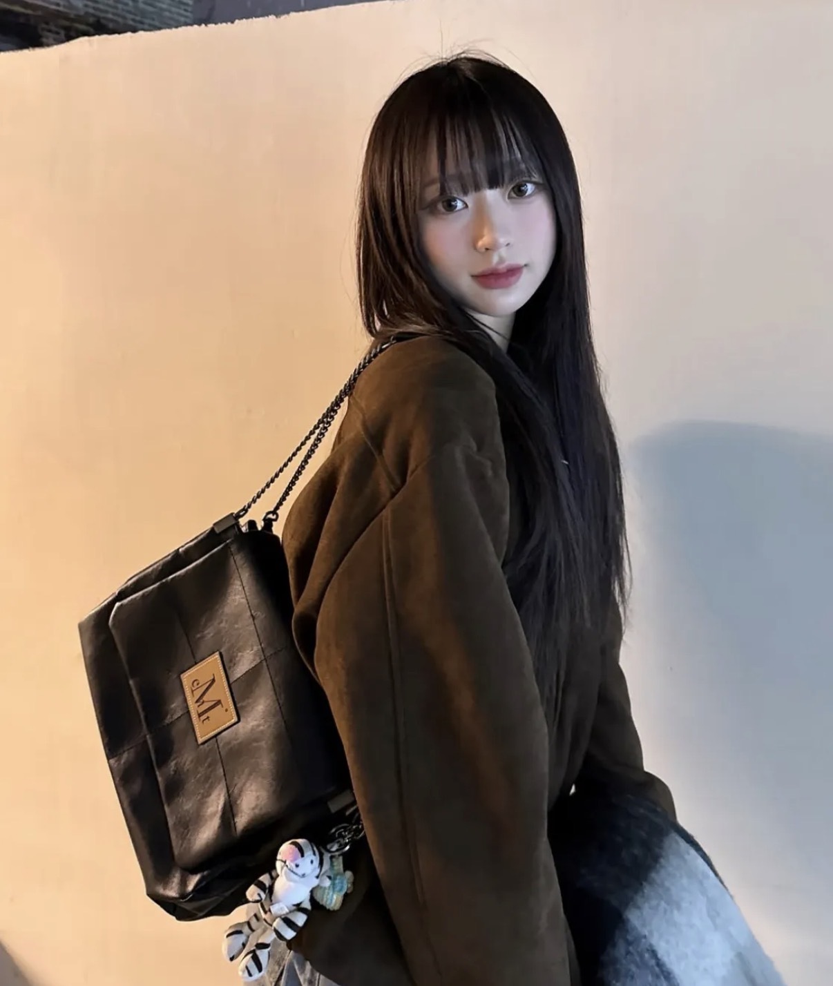 韓國🇰🇷連線 MUCENT 皮革翻蓋鏈條包 皮革包 小標 黑色 (任買兩件7-11免運)/預購