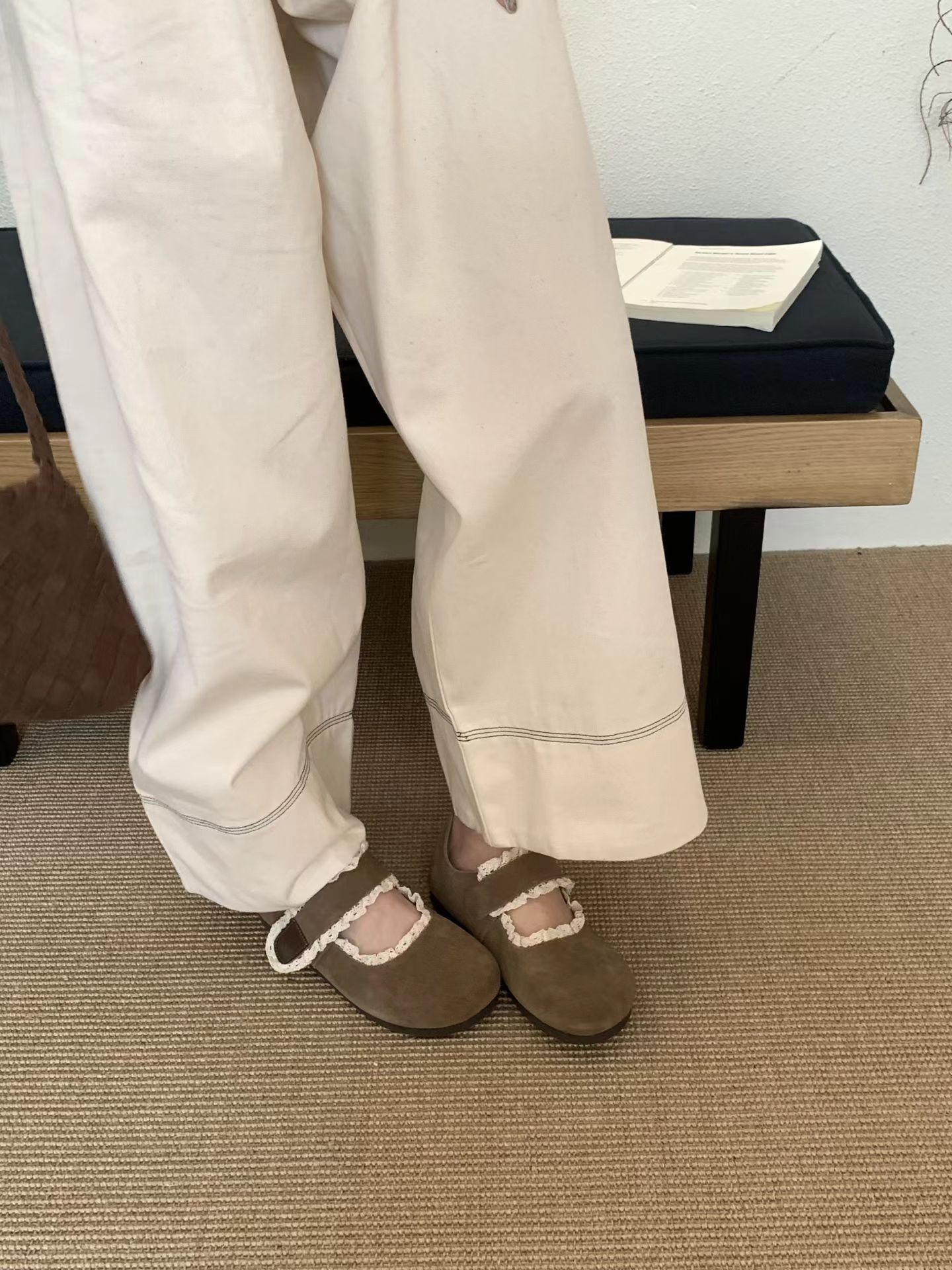 真皮蕾絲造型勃肯包頭鞋(35-40)