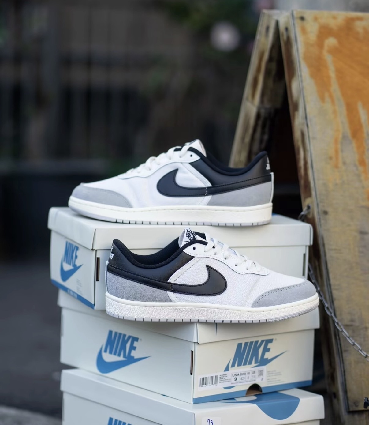 女鞋 NIKE W AIR JORDAN SKYLINE LOW 白黑灰 網布 麂皮 緩震 復古 運動鞋【IQ0704-101】