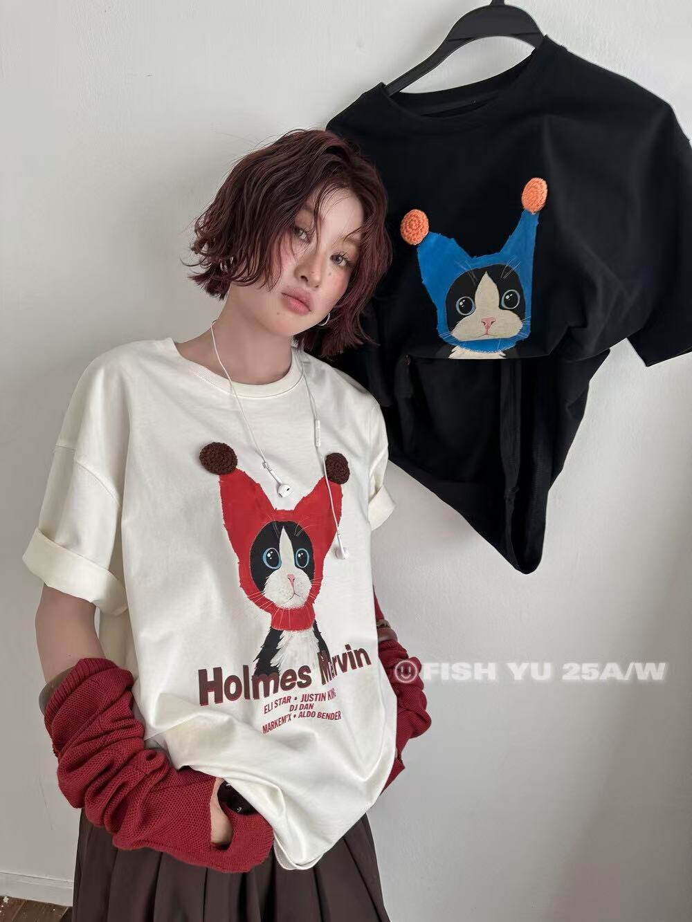 7001-黑貓戴牛角毛帽T