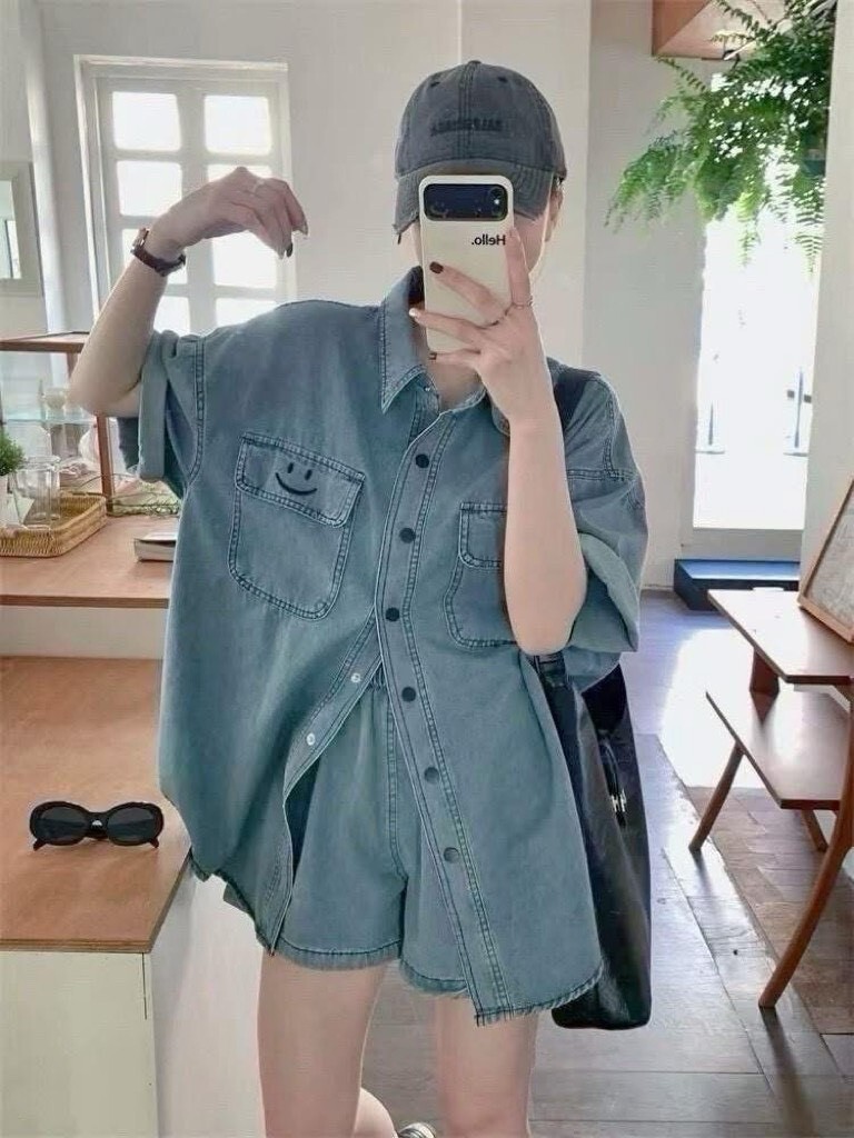 9115-水洗牛仔刺繡笑臉外套+短褲2件式套裝