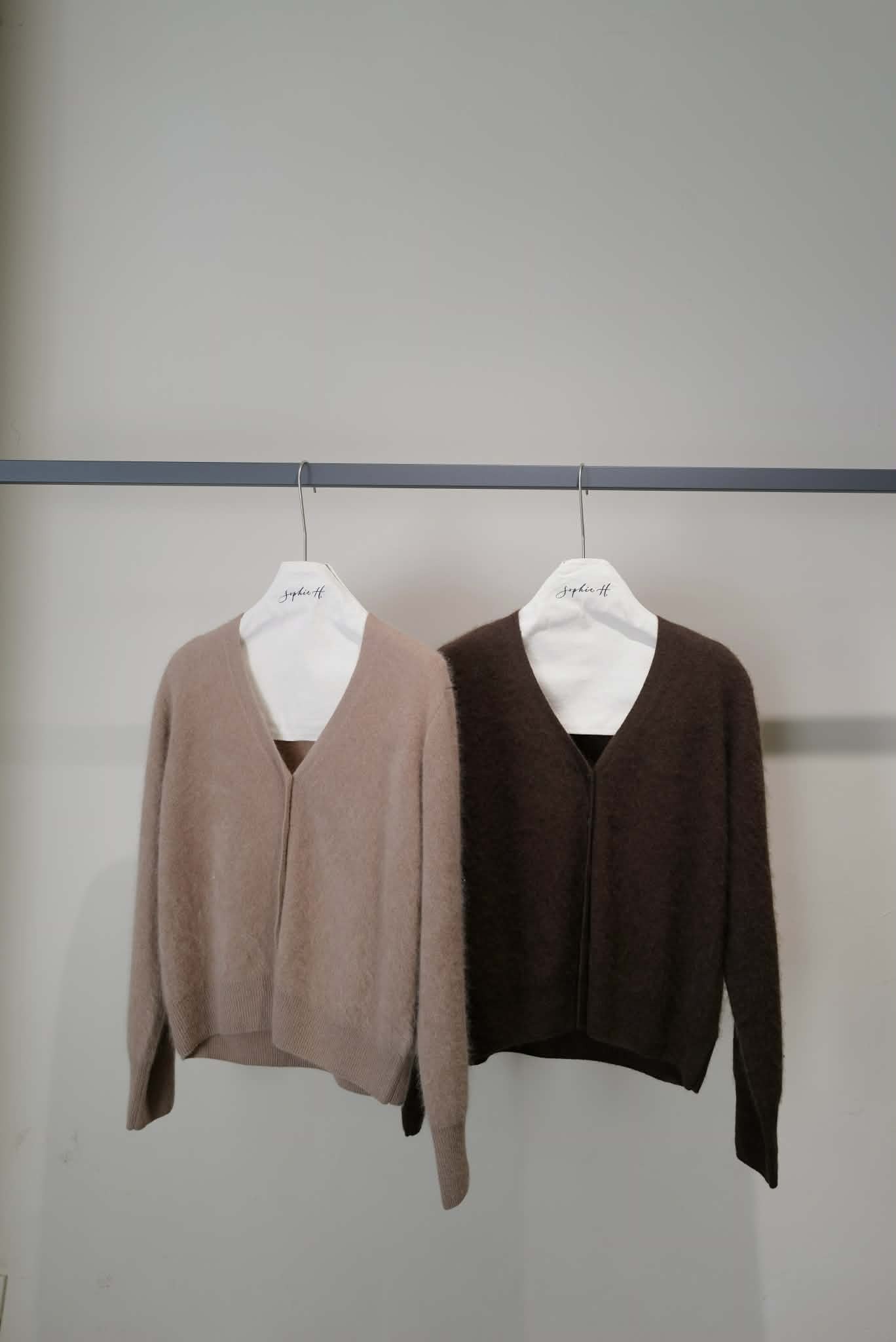 QC38  溫柔感羊絨V領開襟衫（現貨）