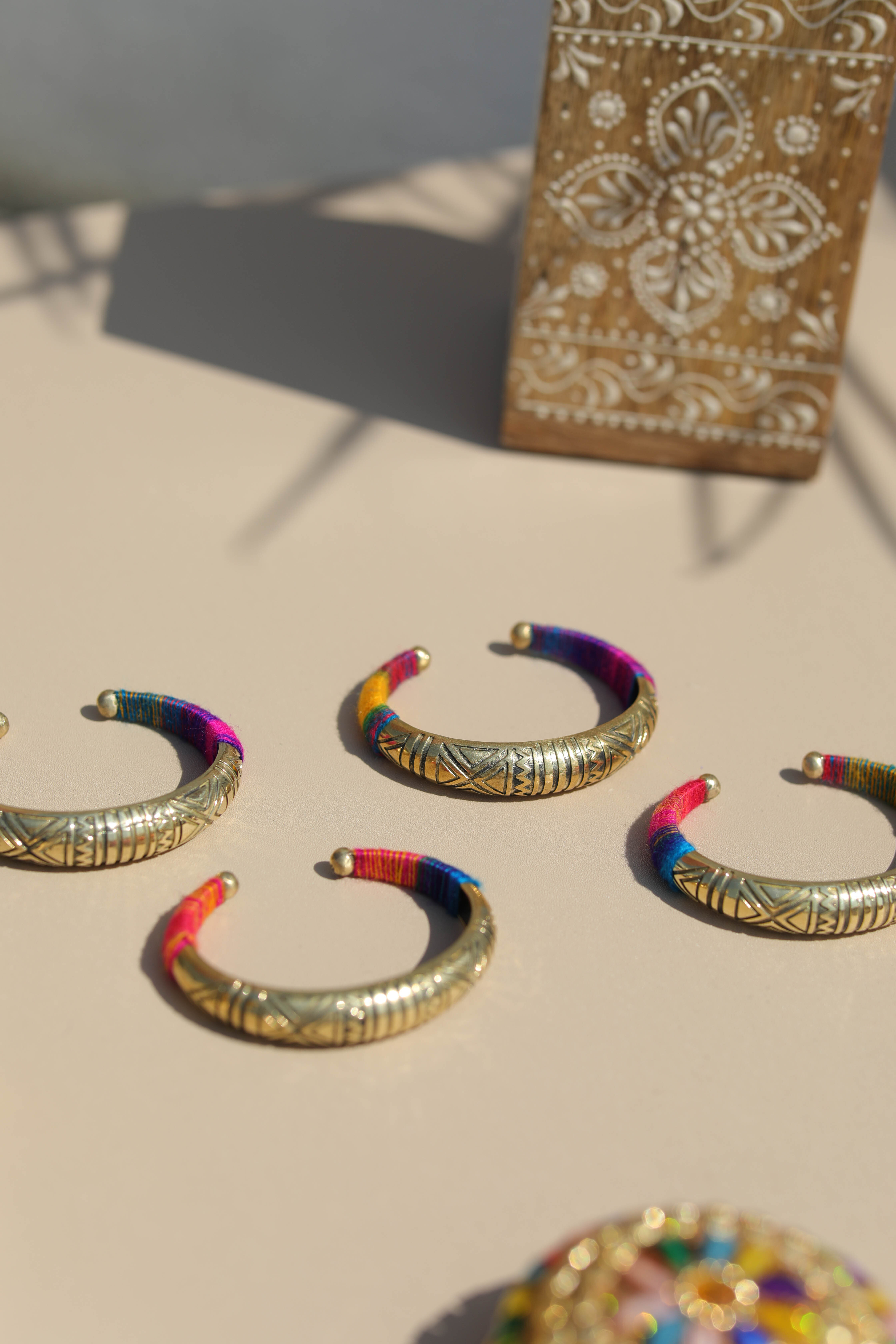 Macrame Bangle gold - J0650A - free size (0311)