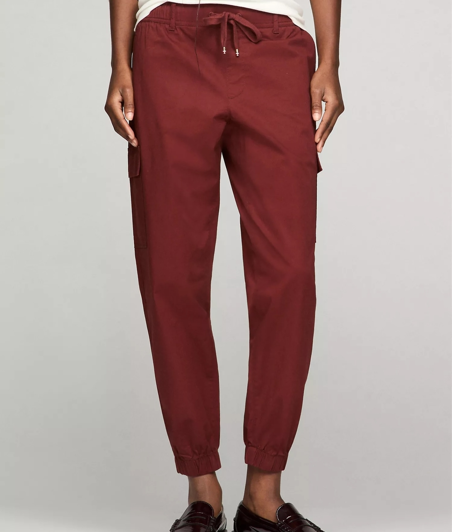 [S] TOMMY HILFIGER MAROON STRETCH CARGO JOGGER, 76J5280-601 (STH1154)