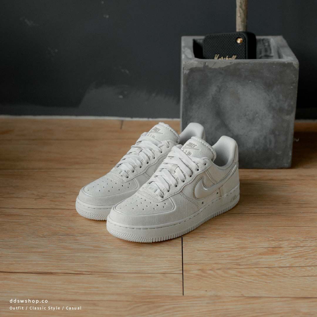 "代購" NIKE AIR FORCE 1 AF1 米灰 絨面 女鞋 HV4406-001