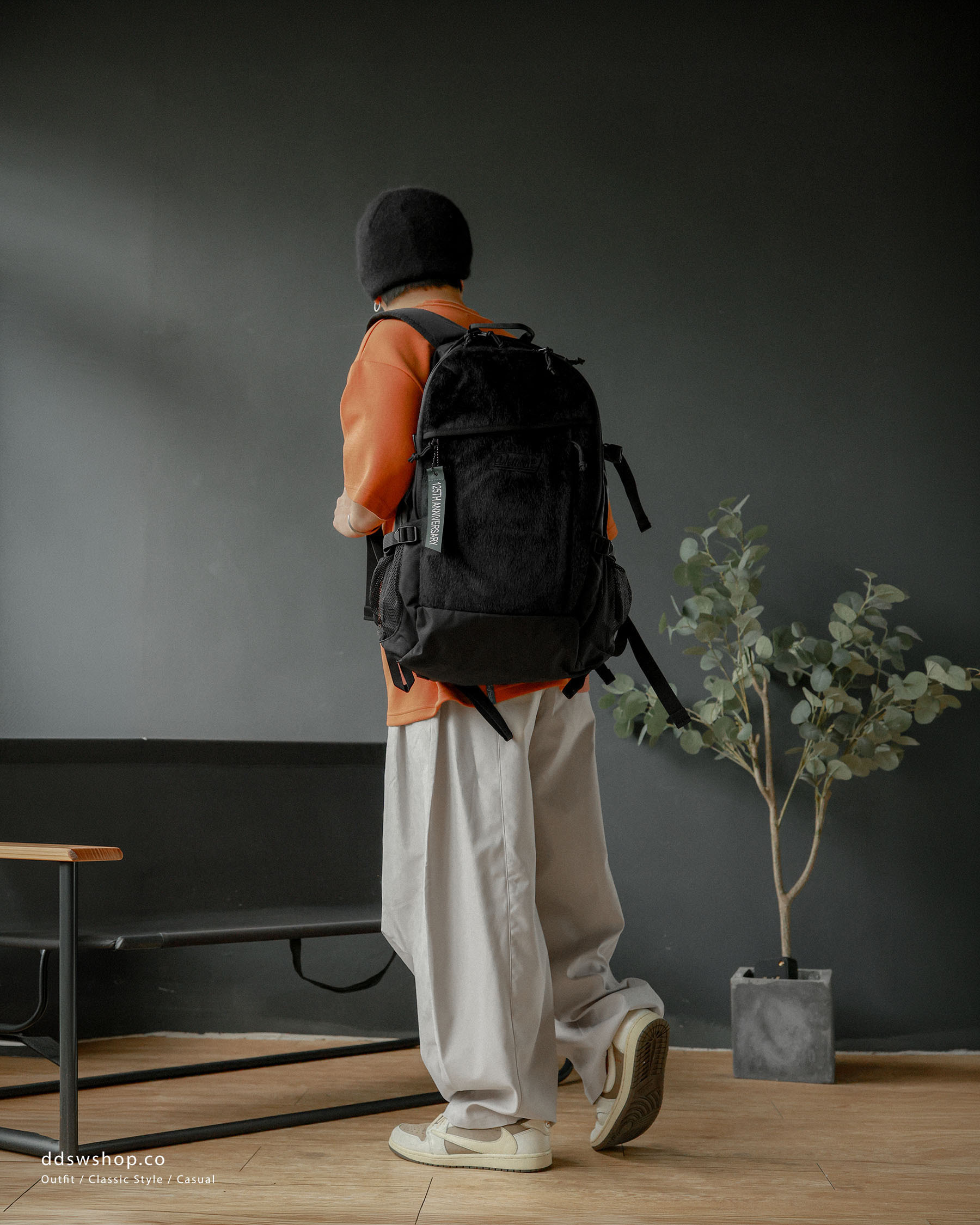 “代購” Coleman 125TH LIMITED WALKER 125周年紀念 環保皮草後背包