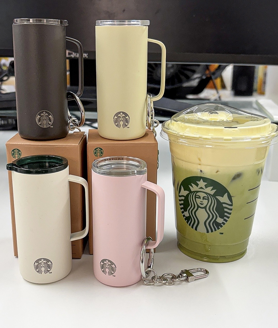 【OWN】星巴克 韓國限定 限量 週邊 保溫瓶 保溫杯 配件 吊飾 鑰匙圈 STARBUCKS 炭灰 奶油黃 白色 粉色