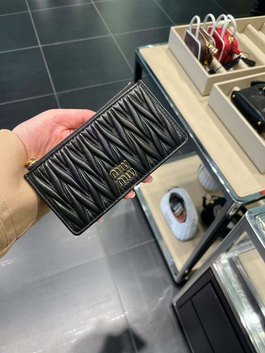 Outlet Miu Miu Zipped Card Holder