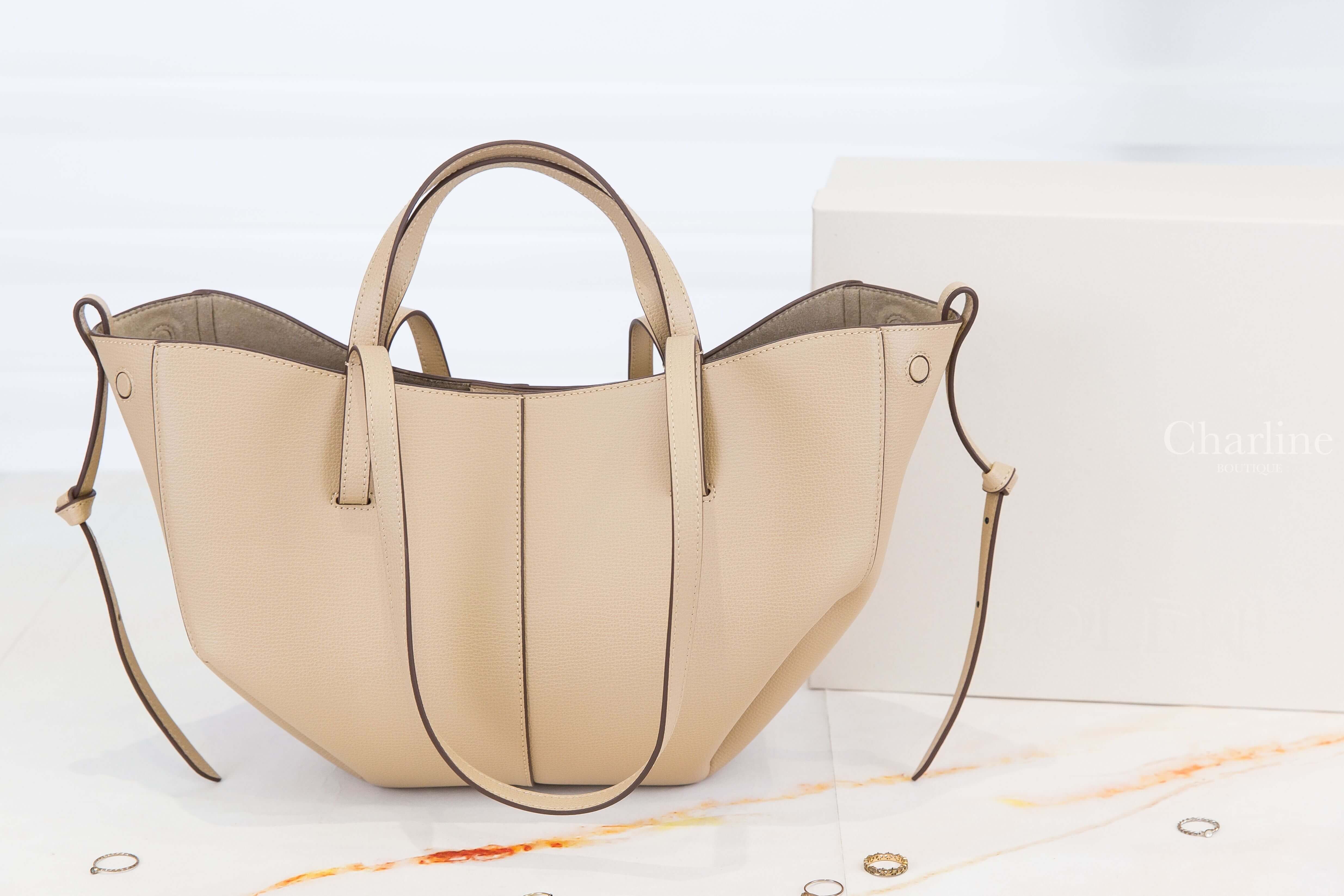 Polène Cyme Mini 沙色迷你側邊磁吸抓皺紋理小牛皮手提肩背包-Charline Boutique 精品代購