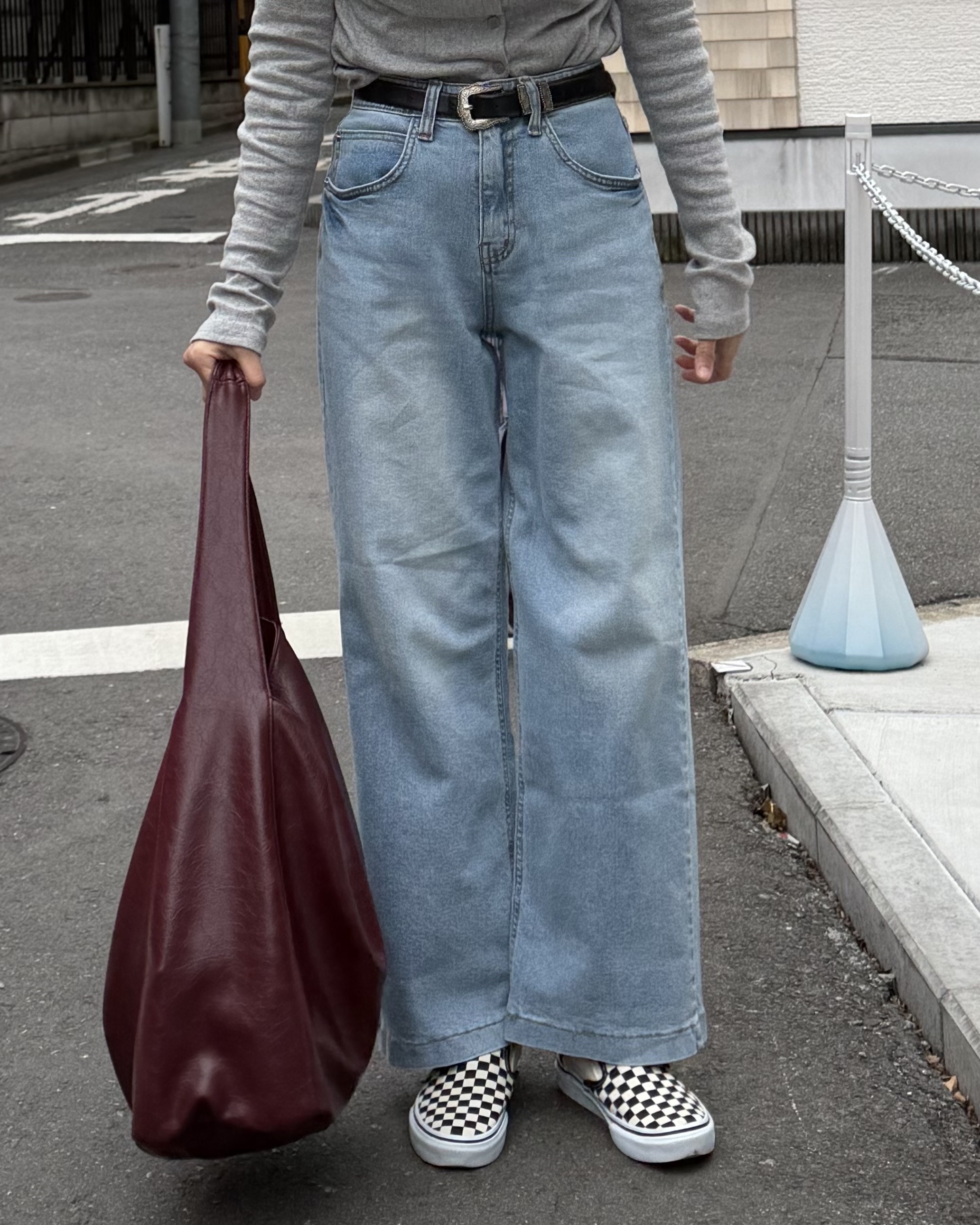 2月新品♥淺色直筒寬牛仔褲[內橡筋腰]