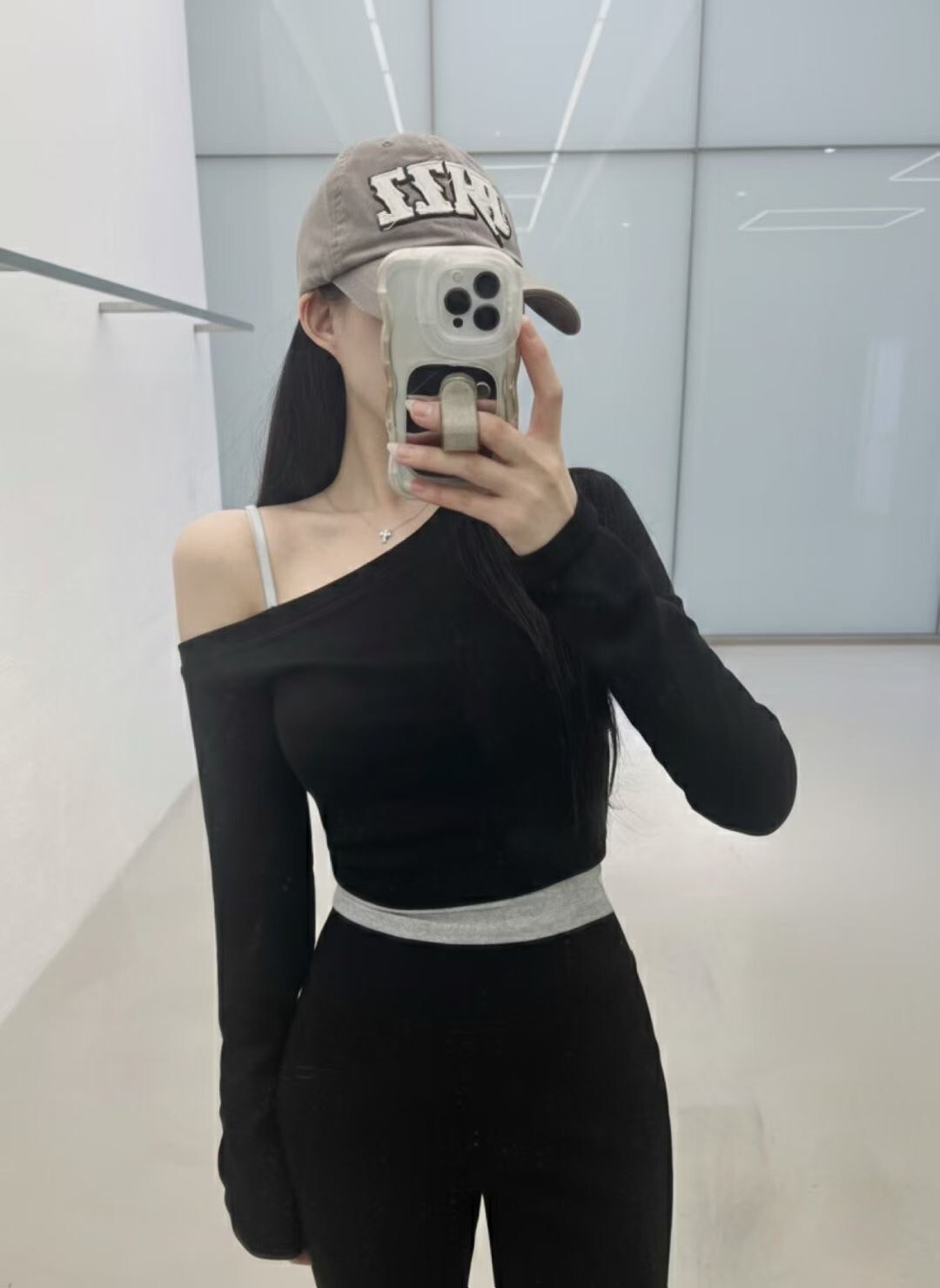 單邊露肩造型短版上衣+喇叭褲SET / 2色