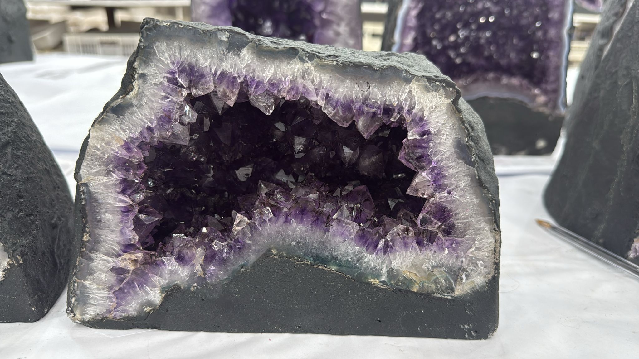 WH164 水晶洞 SSP32 約 15x22 cm