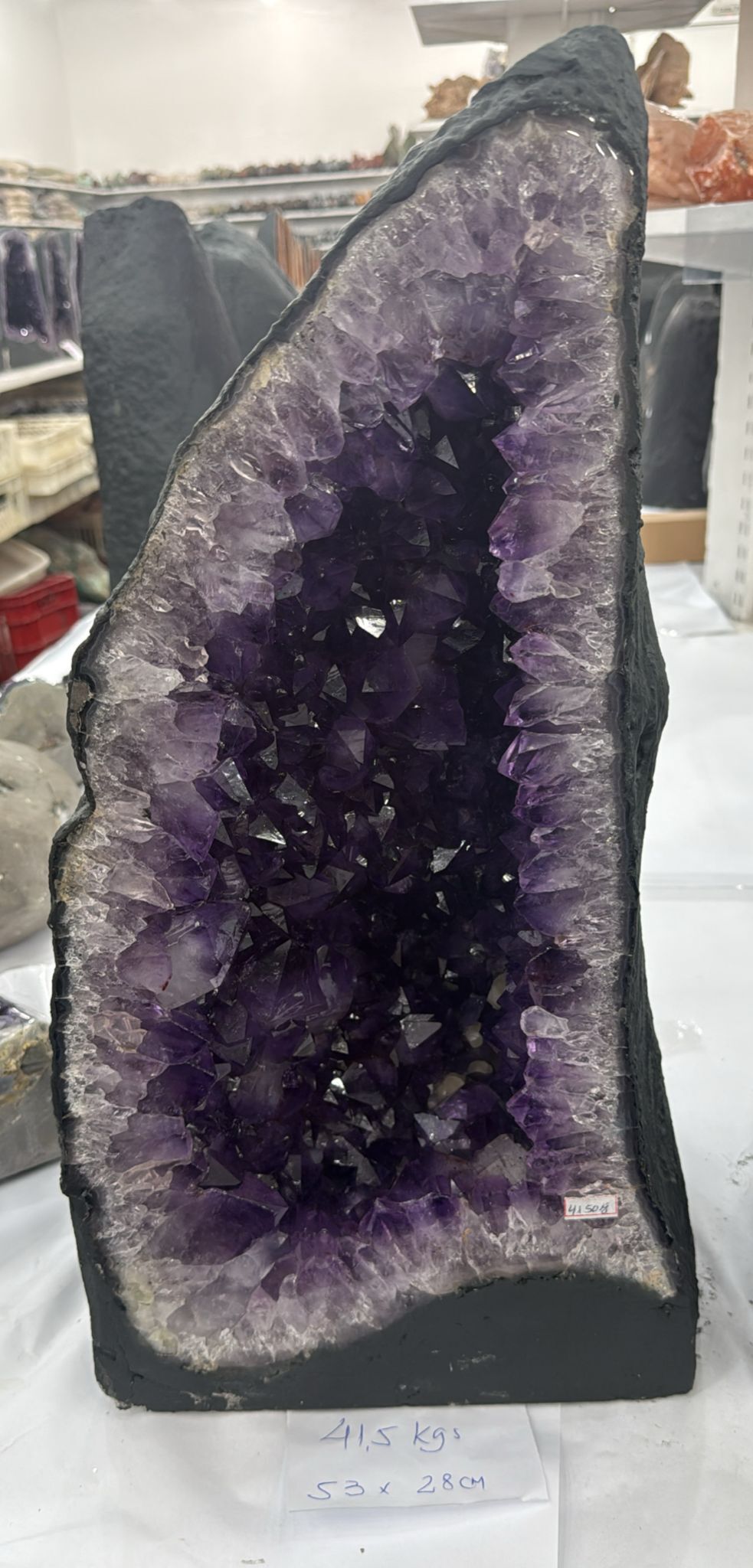 WH161 水晶洞 SSP44 約 53x28 cm 約 41.5 kg