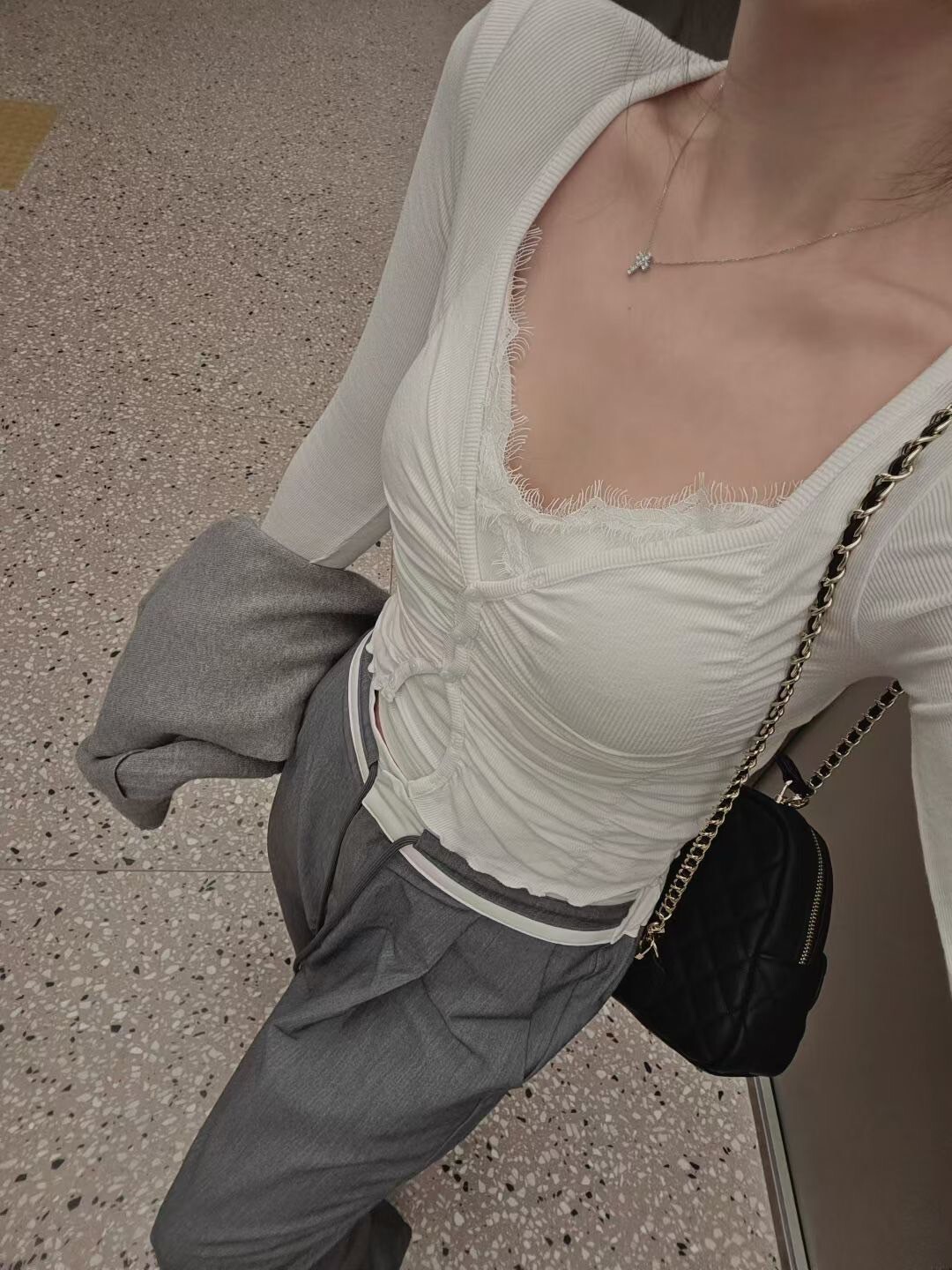 交叉蕾絲滾邊細肩帶背心+罩衫外套SET / 2色