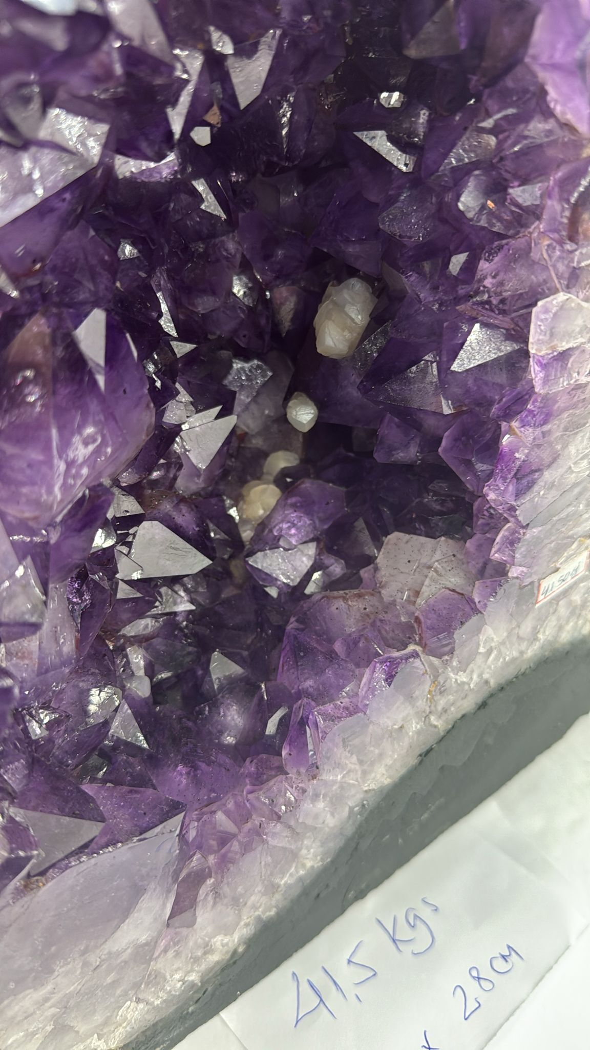 WH161 水晶洞 SSP44 約 53x28 cm 約 41.5 kg