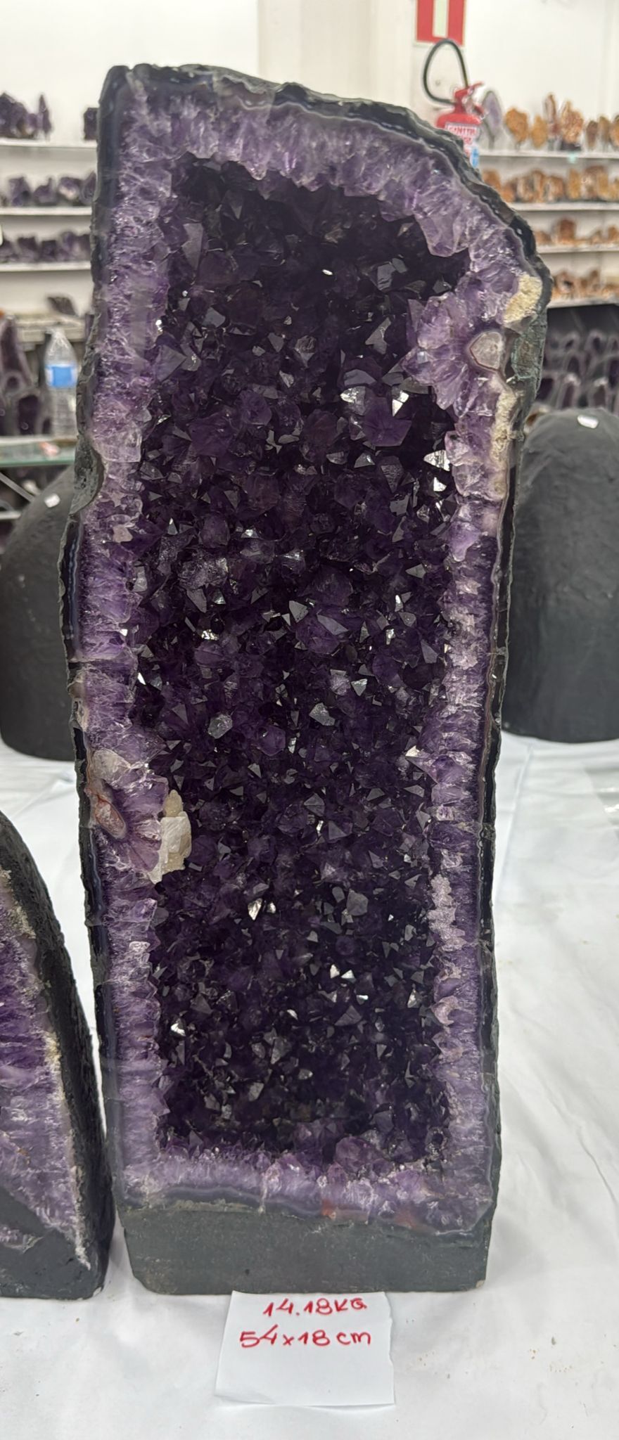 WH160 水晶洞 SSP23 約 54x18 cm 約 14.18 kg