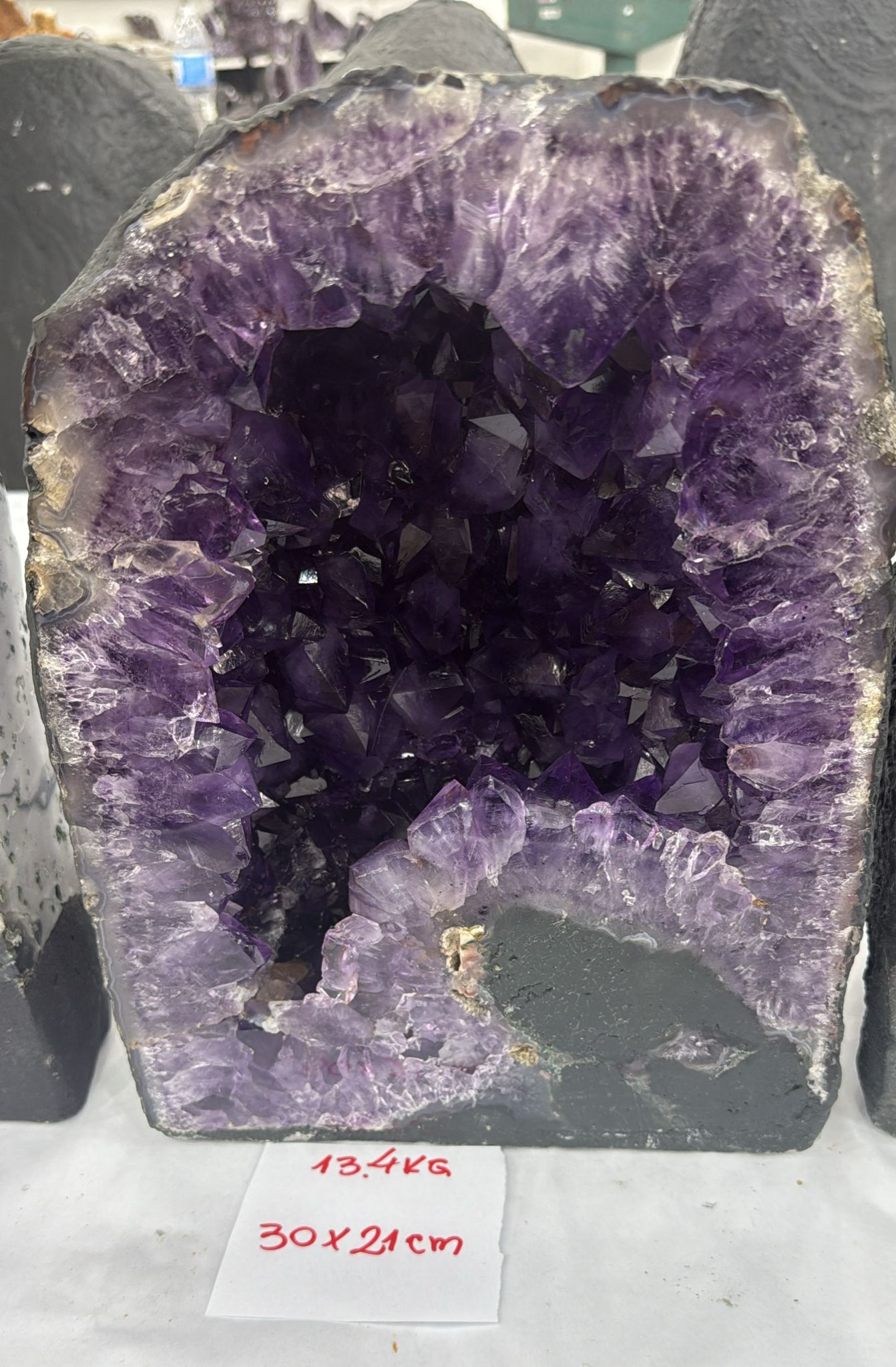 WH159 水晶洞 SSP22 約 30x21 cm 約 13.4 kg