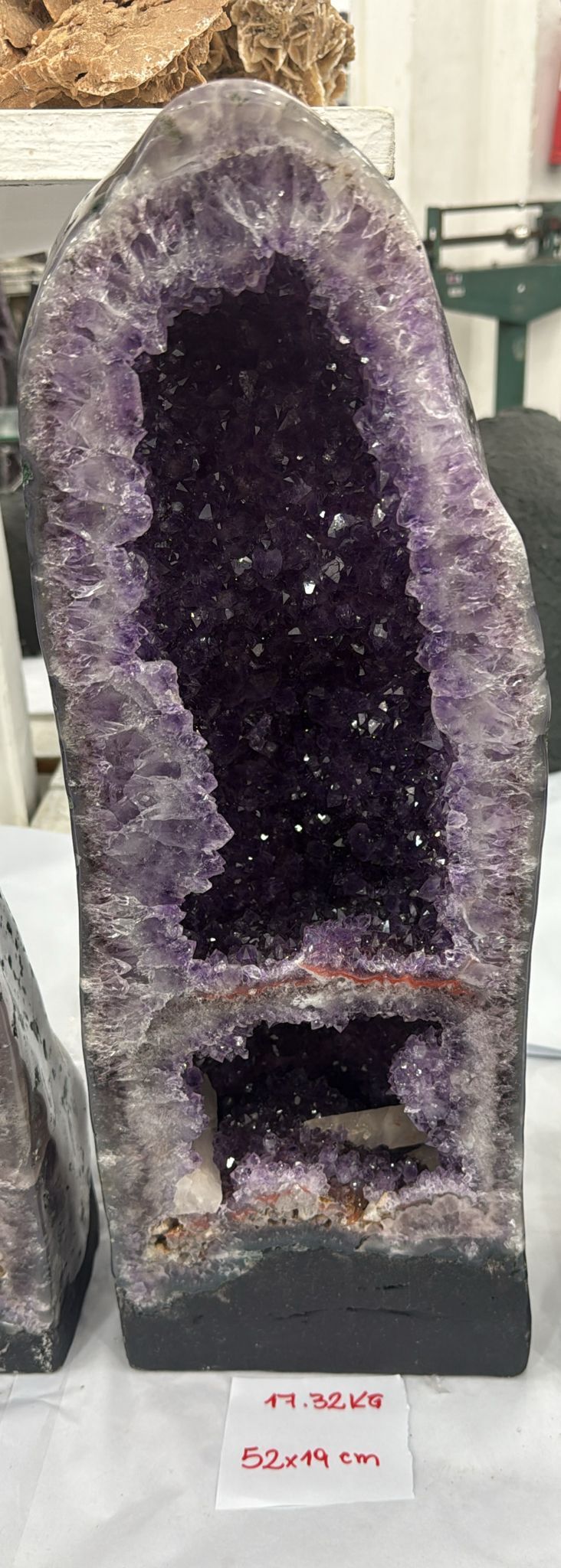 WH158 水晶洞 SSP21 約 52x19 cm 約 17.32 kg