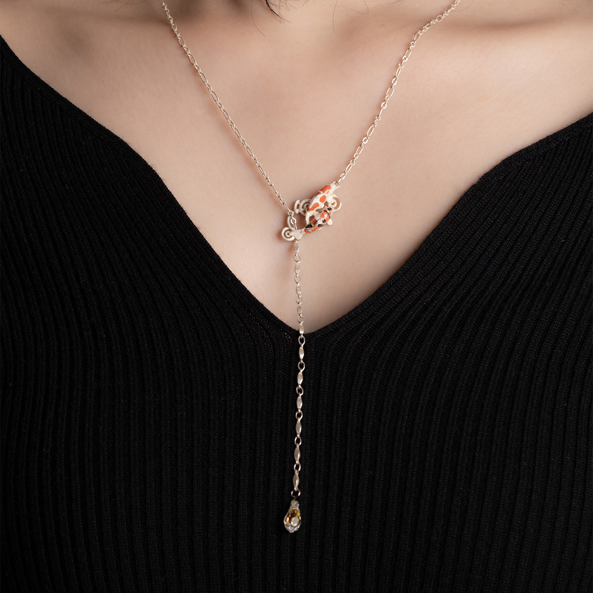 水中的錦鯉頸鏈