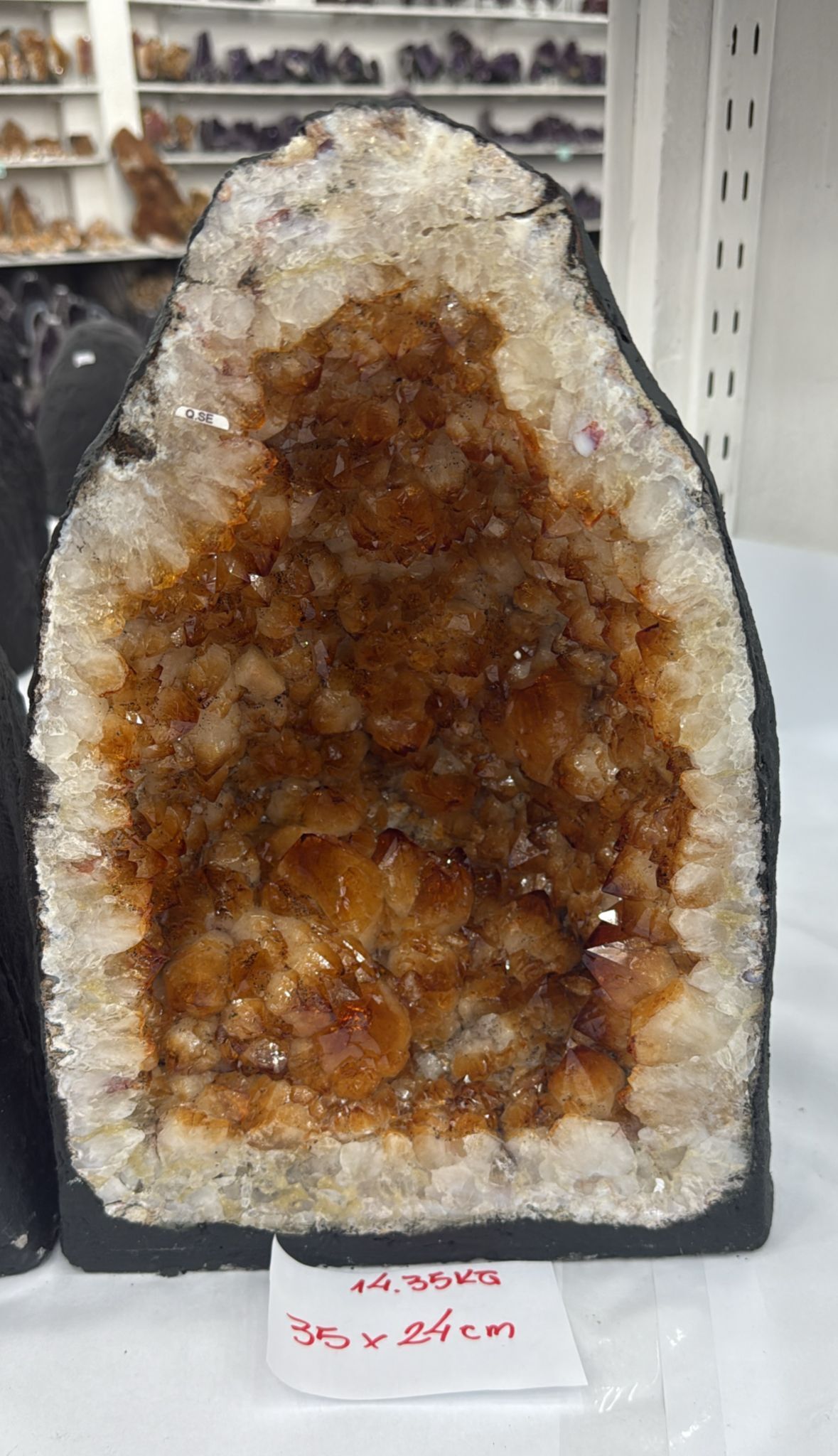 WH156 水晶洞 SSP09 約 35x24 cm 約 14.35 kg