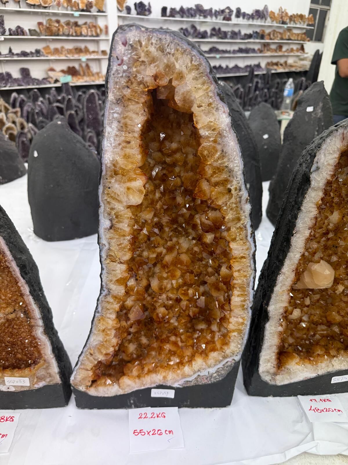 WH151 水晶洞 SSP054 約 55x26 cm 約 22.2 kg