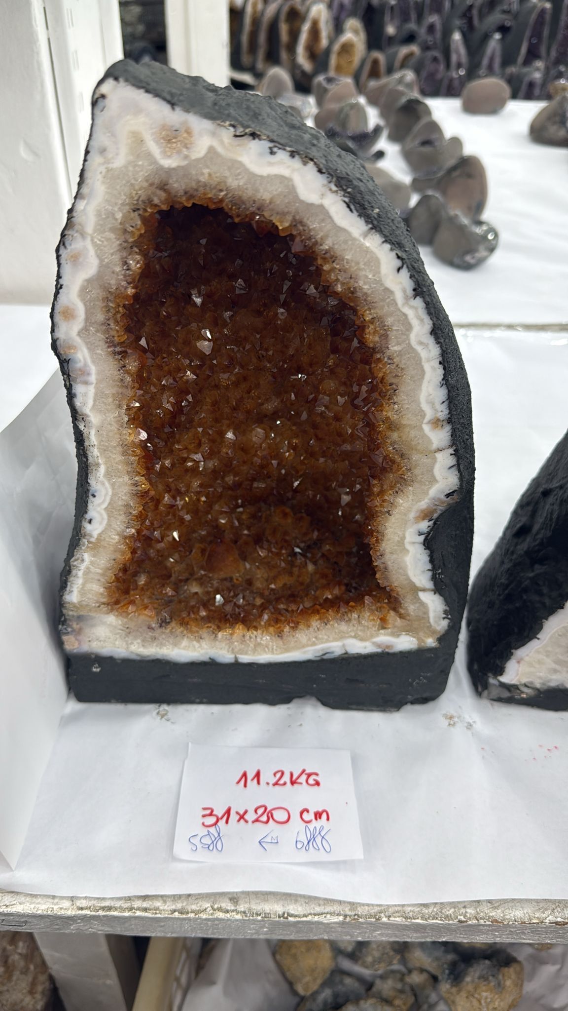 WH145 水晶洞 SSP25 約 31x20 cm 約 11.2 kg