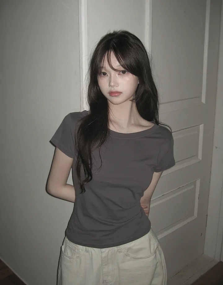 【15/3完85折優惠預訂】寬領純色修身短袖上衣（5色）