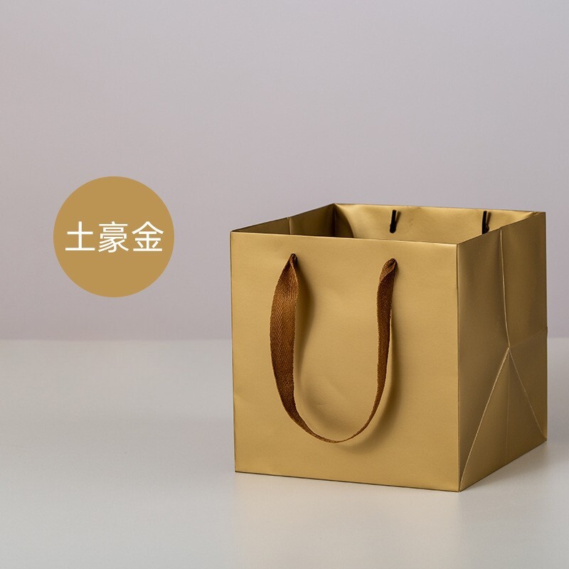 【台灣現貨速發】方形禮品提袋 牛皮紙提袋 霧面提袋｜25*25*25cm 防水附膜｜禮品包裝 聖誕禮物 花店包裝 蛋糕提袋
