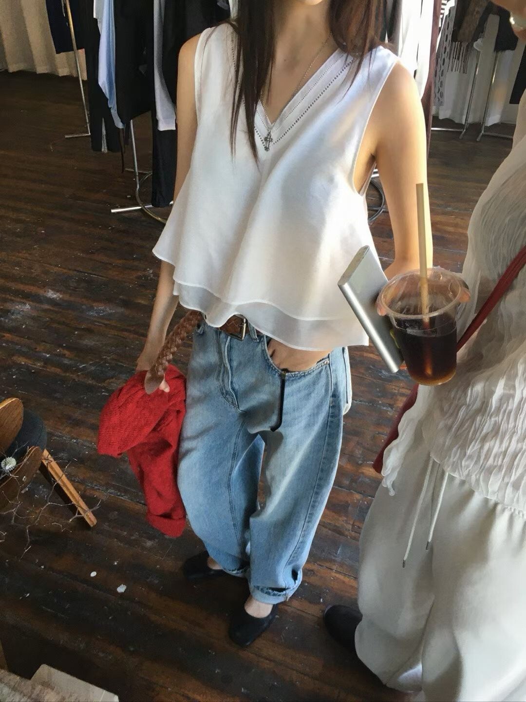 #AF42氣質波浪雪紡背心(白/卡其)