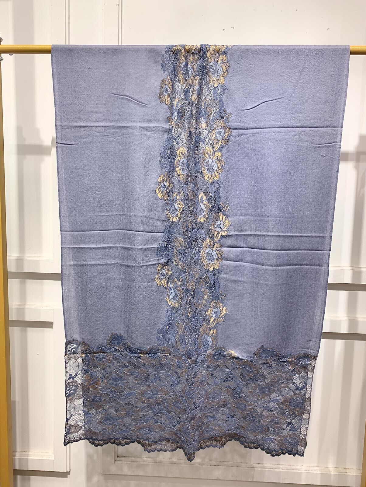 WM091 Scarfesia 寶藍色蕾絲花邊絲巾 85% Wool 15% Silk