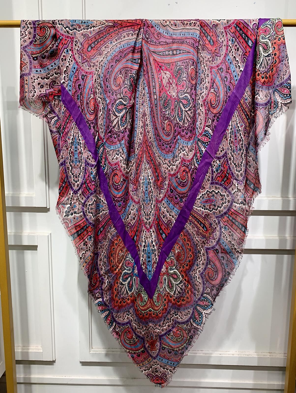 WM084 Scarfesia 紫紅色民族風滿版圖案方絲巾 90% Modal 10% Cashmere