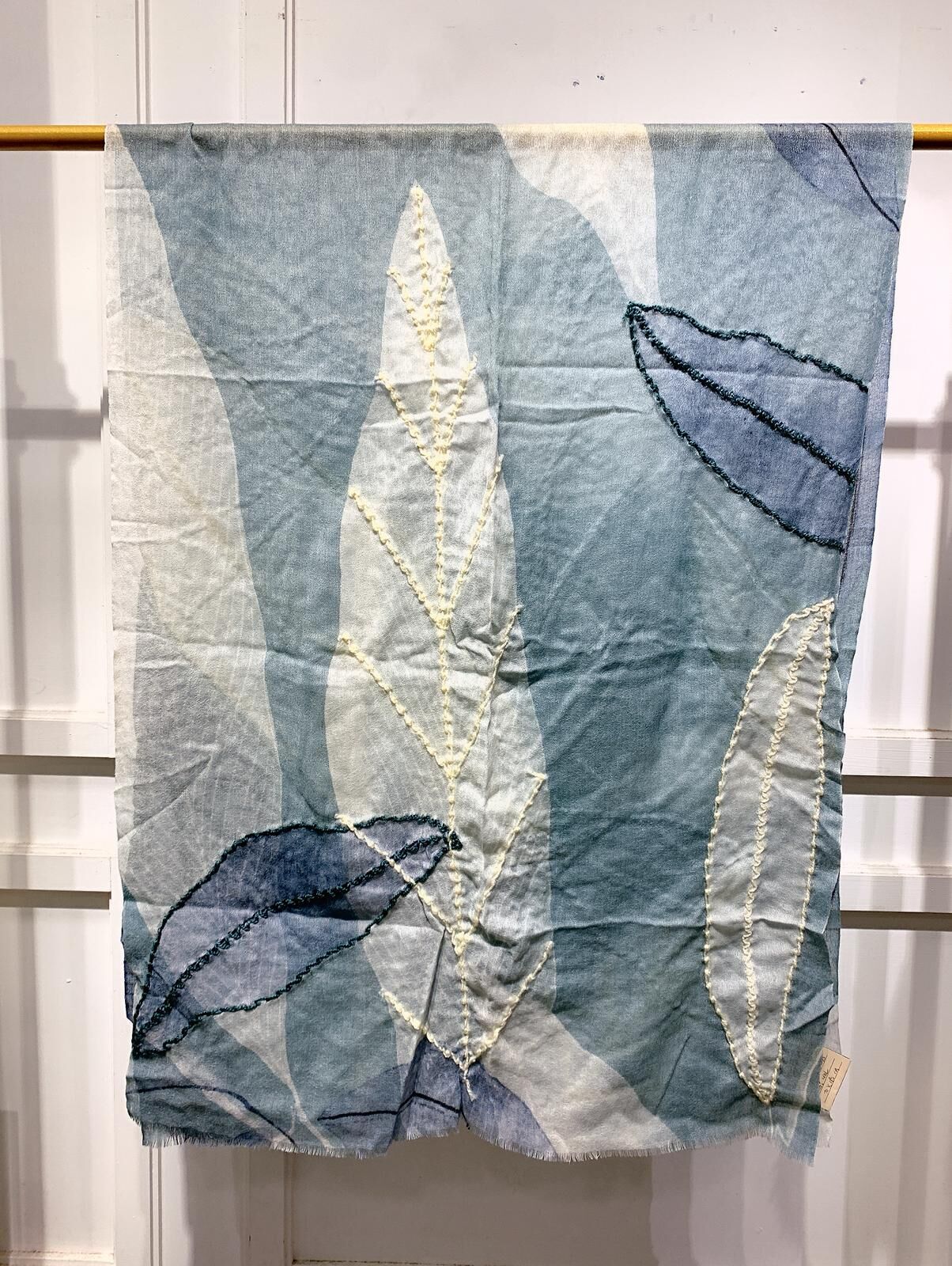 WM079 Scarfesia 藍色大葉絲巾 100% Wool