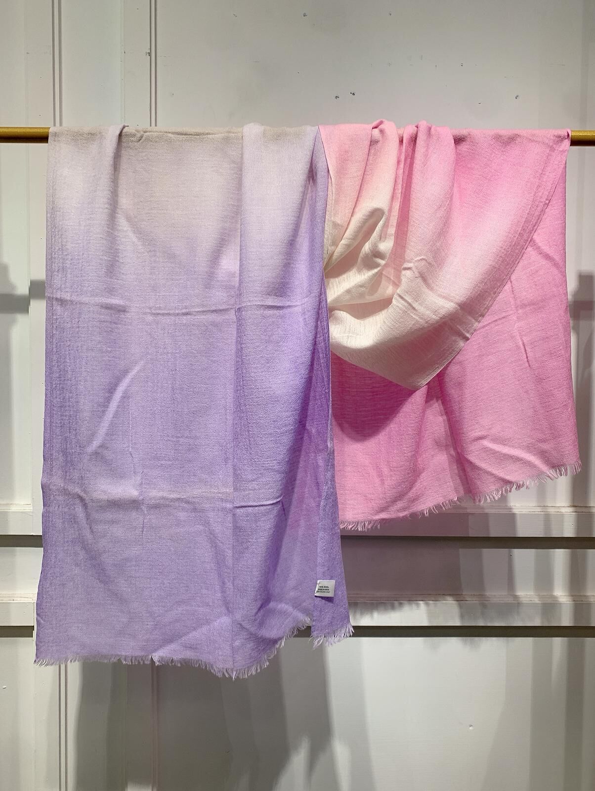 WM076 Scarfesia 粉紅漸變紫絲巾 100% Wool