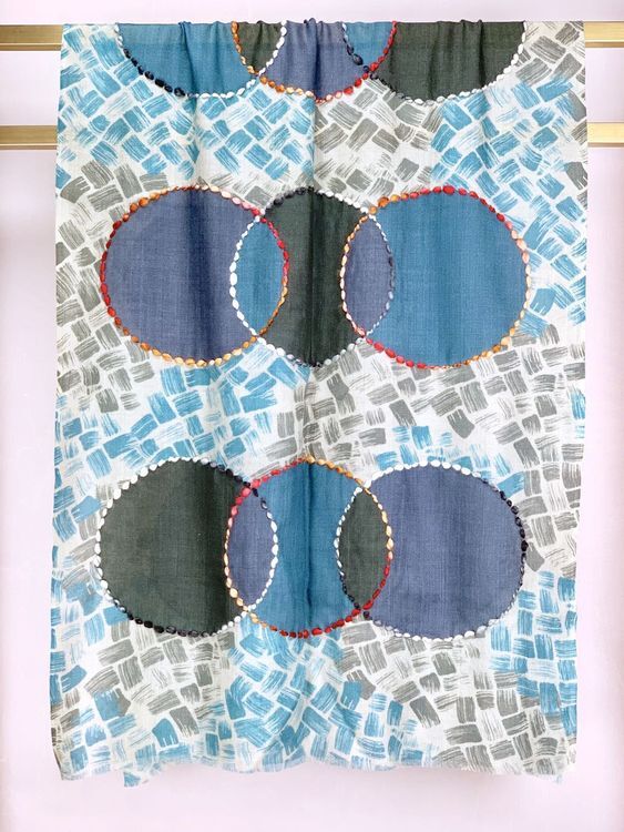 WM073 Scarfesia 灰拼藍馬賽圖案絲巾 92% Wool 8% Silk