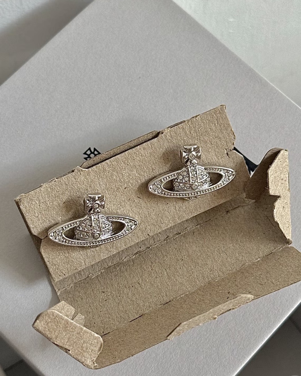 <趙宇凡同款>Vivienne Westwood Mini Bas Relief Earrings 西太后 薇薇安 耳環