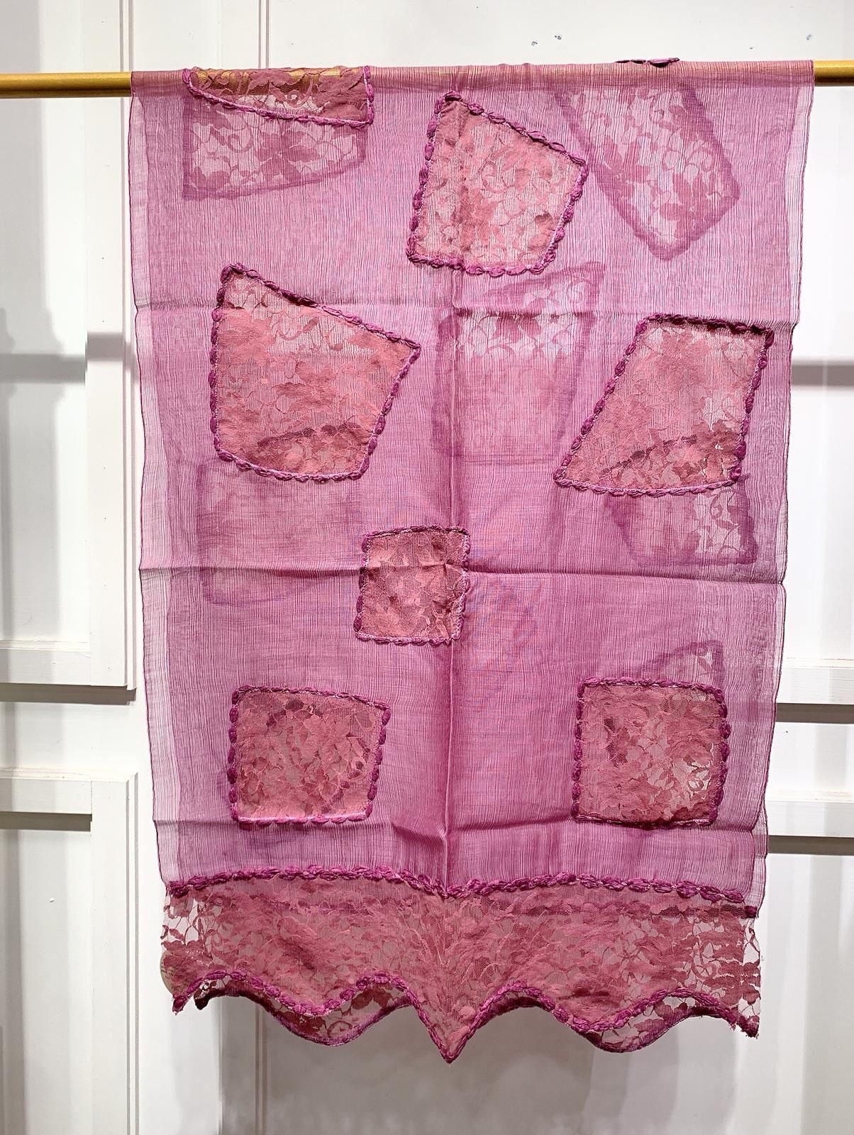 WM060 Scarfesia 粉紫色不規則圖案蕾絲邊絲巾 75% Wool 25% Silk