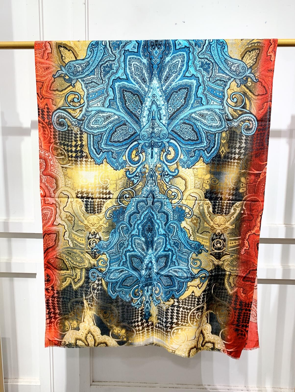 WM052 Scarfesia 彩色滿版圖案絲巾 92% Wool 8% Silk