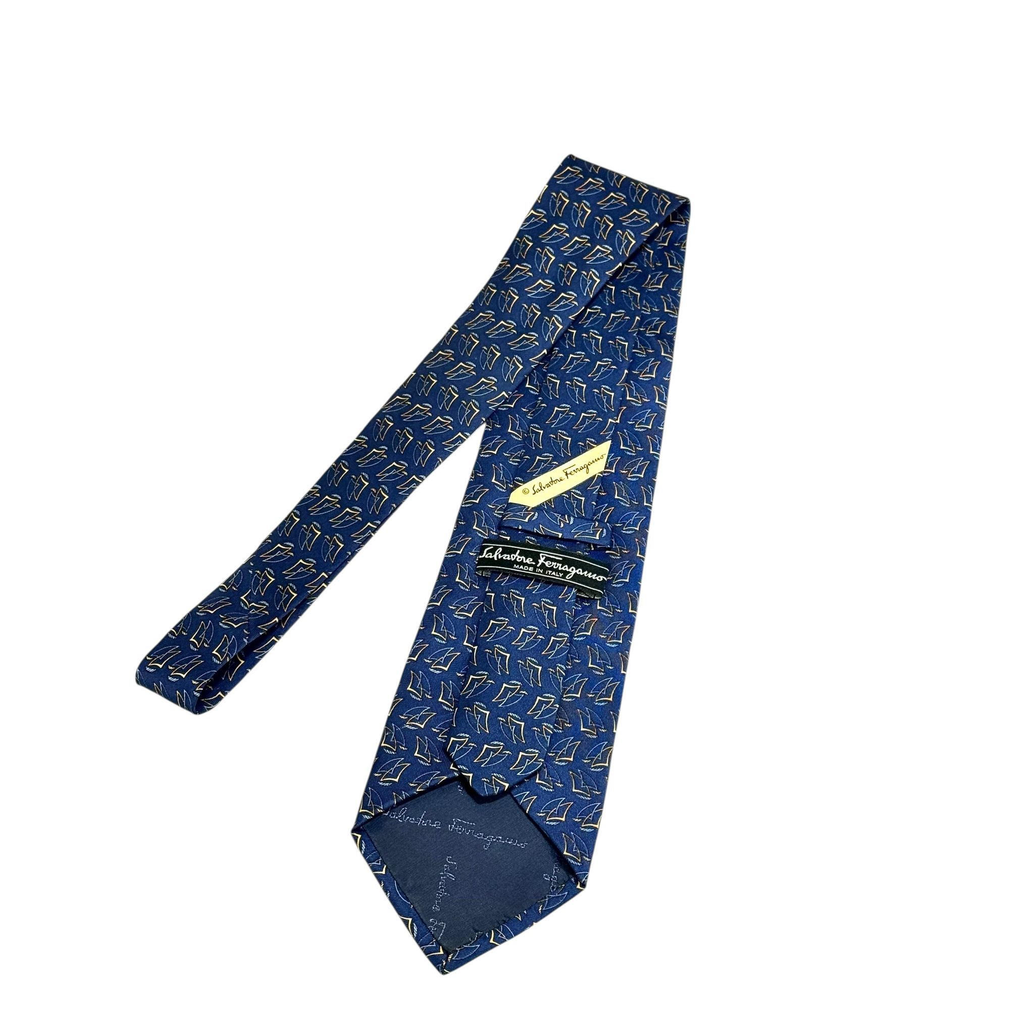 全新FERAGAMO TIE 7CM 真絲 深藍色帆船圖案 #菲拉格幕領呔 #BRAND NEW#香榭站正品