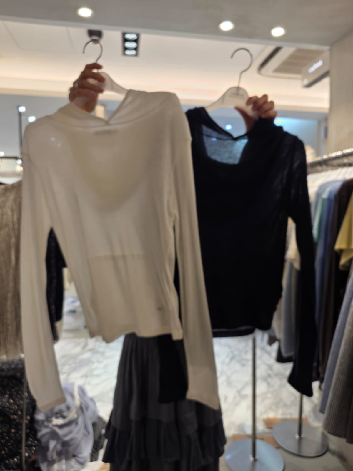 LR6048 70%天絲薄連帽上衣