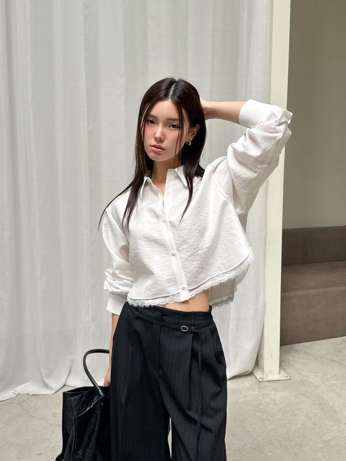 LF6020 蕾絲下擺微透膚襯衫