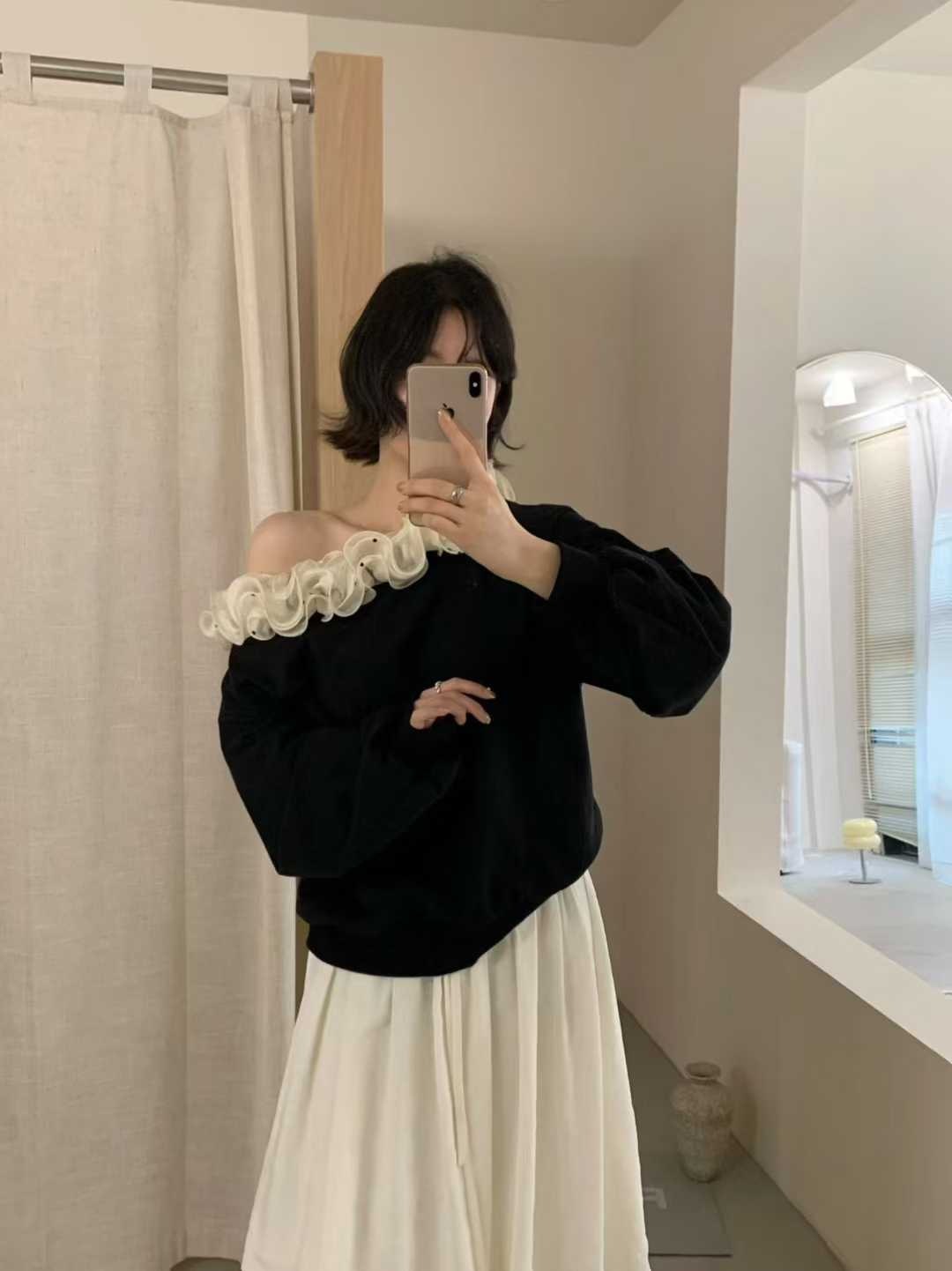 Mar6110 The Roes 玫瑰波浪滾邊斜領拼接大學棉Tee